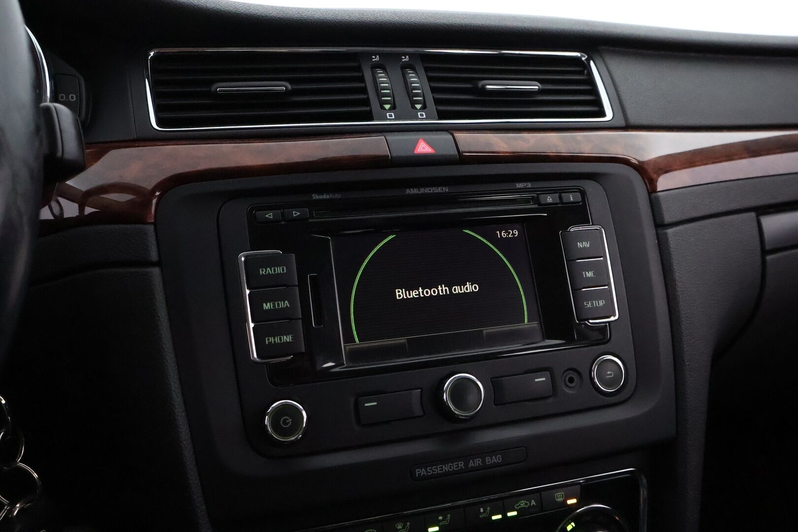 Skoda Superb 2011 Combi 2,0 TDI 140 4x4 Elegance DSG Autom. *MYYDÄÄN HUUTOKAUPAT.COM*