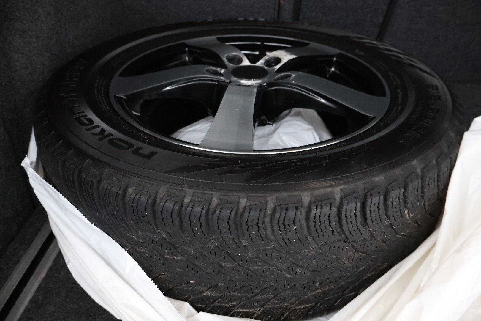 Skoda Superb 2011 Combi 2,0 TDI 140 4x4 Elegance DSG Autom. *MYYDÄÄN HUUTOKAUPAT.COM*