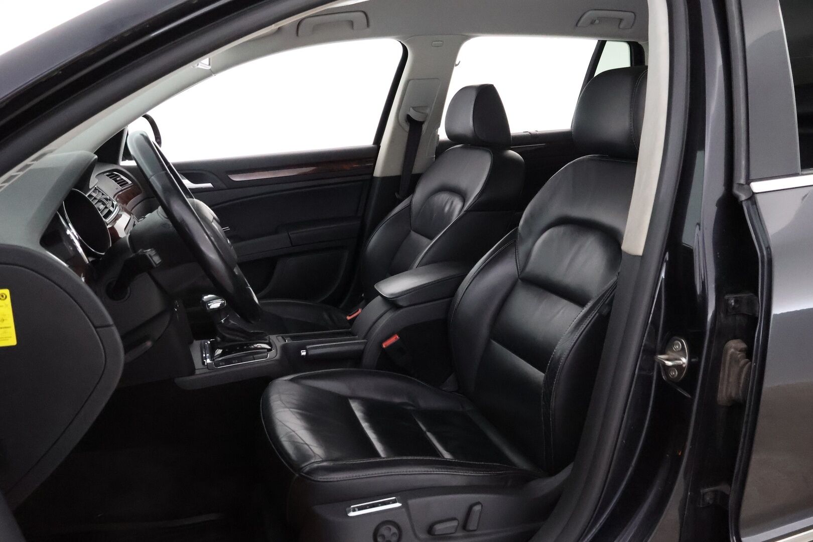 Skoda Superb 2011 Combi 2,0 TDI 140 4x4 Elegance DSG Autom. *MYYDÄÄN HUUTOKAUPAT.COM*
