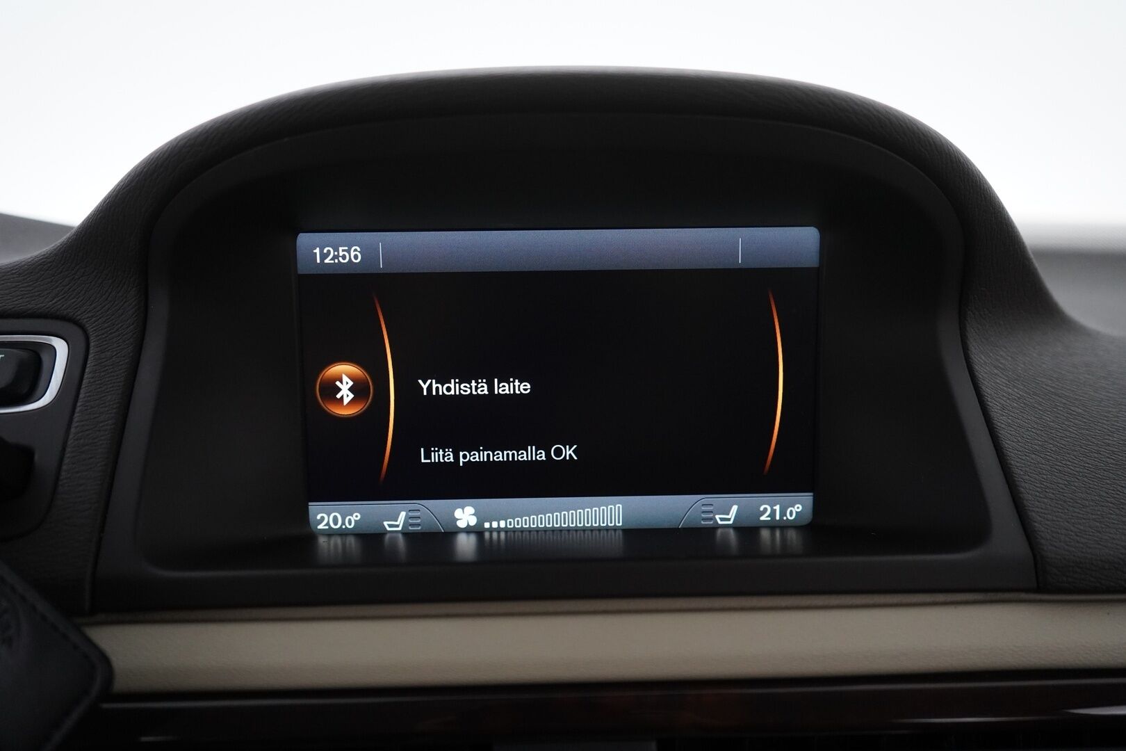 Volvo XC70 2012 D5 AWD Summum aut  *Webasto / ACC / Blis / Koukku / Navi / Kuskin penkki muistilla / Kaistavahti* - Kahdet alumiinivanteet hyvillä Nokia renkailla! / Särmä huoltohistoria ja viimeisin 02/25! / Juuri leimattu!