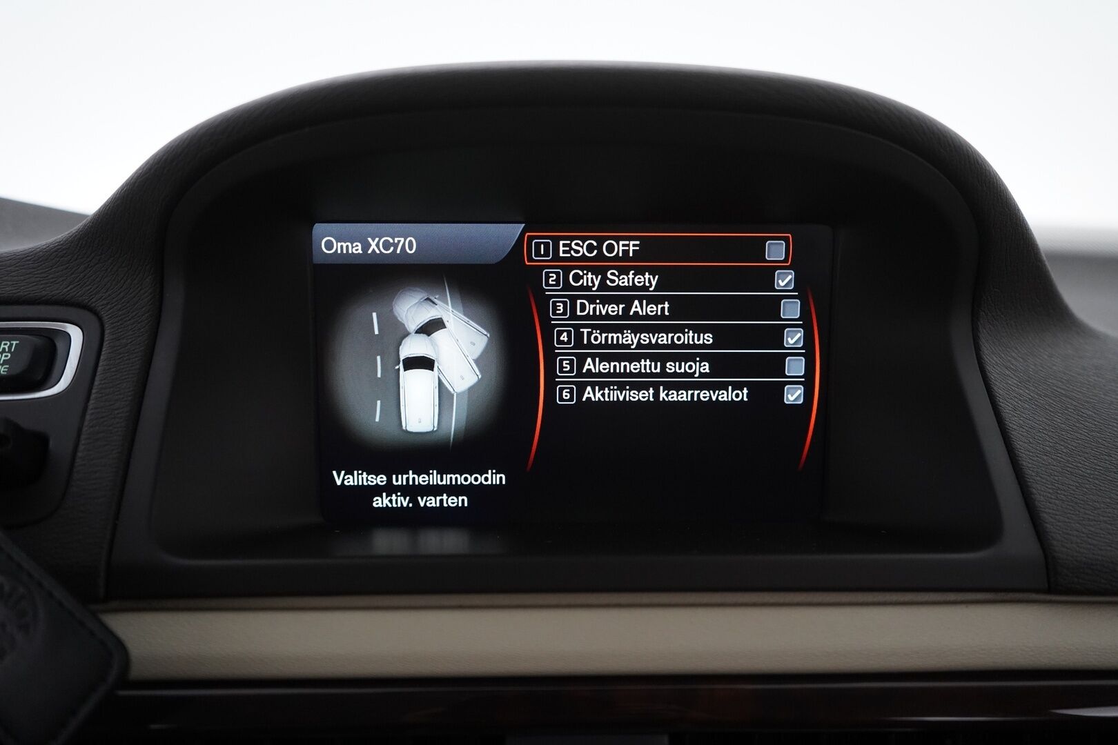 Volvo XC70 2012 D5 AWD Summum aut  *Webasto / ACC / Blis / Koukku / Navi / Kuskin penkki muistilla / Kaistavahti* - Kahdet alumiinivanteet hyvillä Nokia renkailla! / Särmä huoltohistoria ja viimeisin 02/25! / Juuri leimattu!