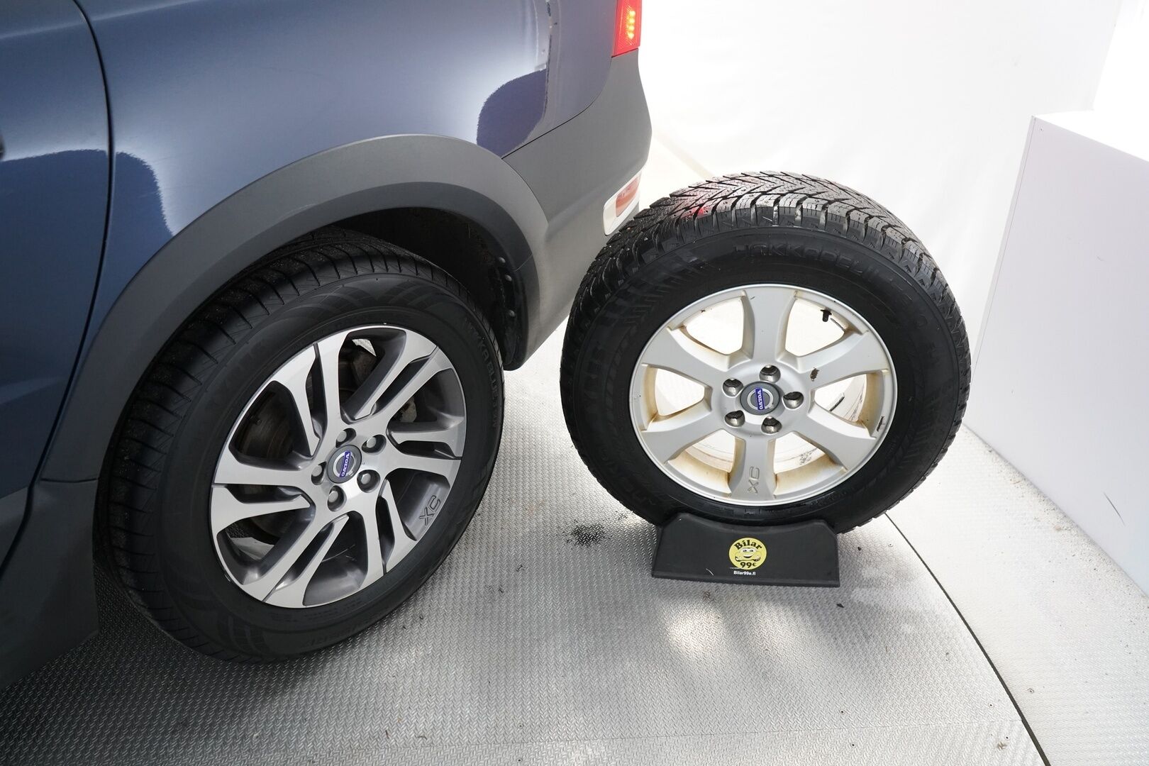 Volvo XC70 2012 D5 AWD Summum aut  *Webasto / ACC / Blis / Koukku / Navi / Kuskin penkki muistilla / Kaistavahti* - Kahdet alumiinivanteet hyvillä Nokia renkailla! / Särmä huoltohistoria ja viimeisin 02/25! / Juuri leimattu!