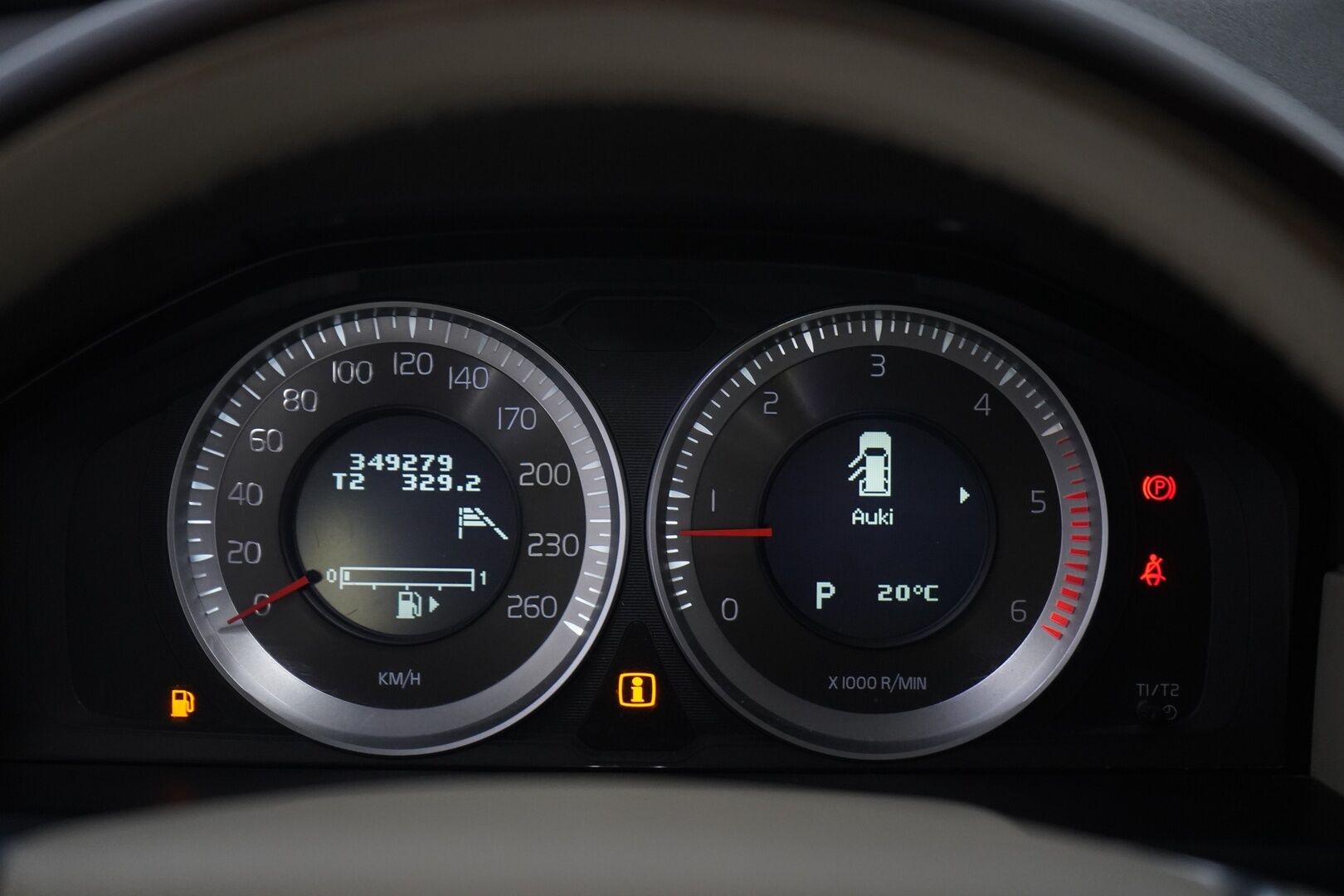 Volvo XC70 2012 D5 AWD Summum aut  *Webasto / ACC / Blis / Koukku / Navi / Kuskin penkki muistilla / Kaistavahti* - Kahdet alumiinivanteet hyvillä Nokia renkailla! / Särmä huoltohistoria ja viimeisin 02/25! / Juuri leimattu!