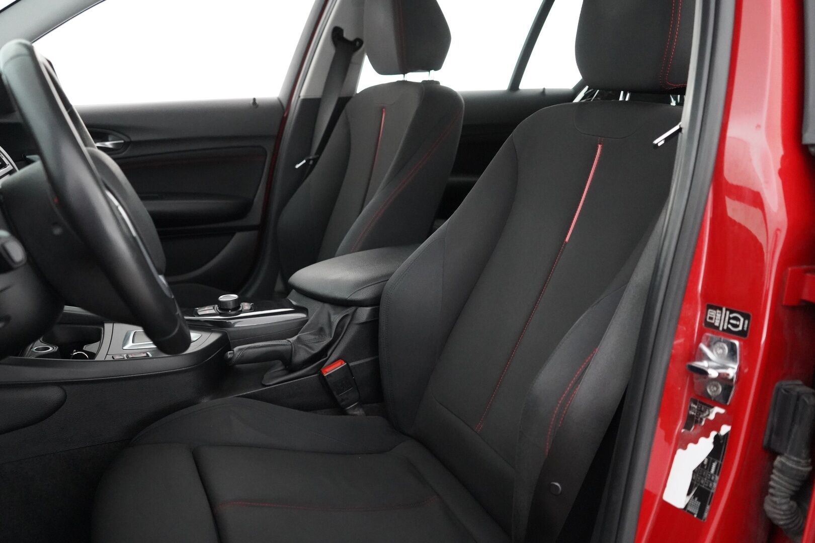 BMW 116 2012 F20 TwinPower Turbo A Business Automatic Edition Sport - YritysOutlet - Myydään vain yrityksille - Suomi-auto / Lohkolämmitin sisähaaralla / Kahdet BMW vanteet / Huollettu 01/2026