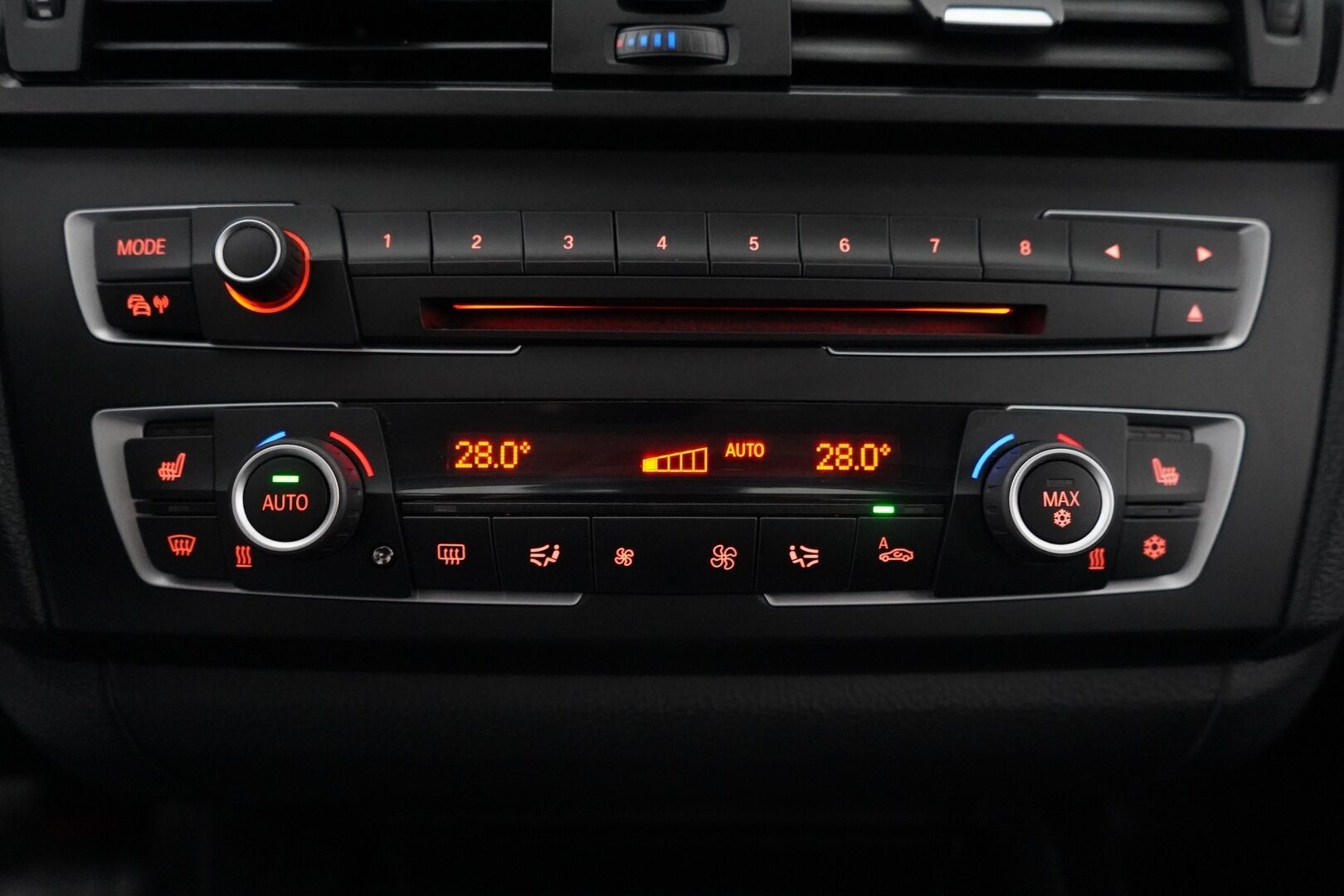 BMW 116 2012 F20 TwinPower Turbo A Business Automatic Edition Sport - YritysOutlet - Myydään vain yrityksille - Suomi-auto / Lohkolämmitin sisähaaralla / Kahdet BMW vanteet / Huollettu 01/2026