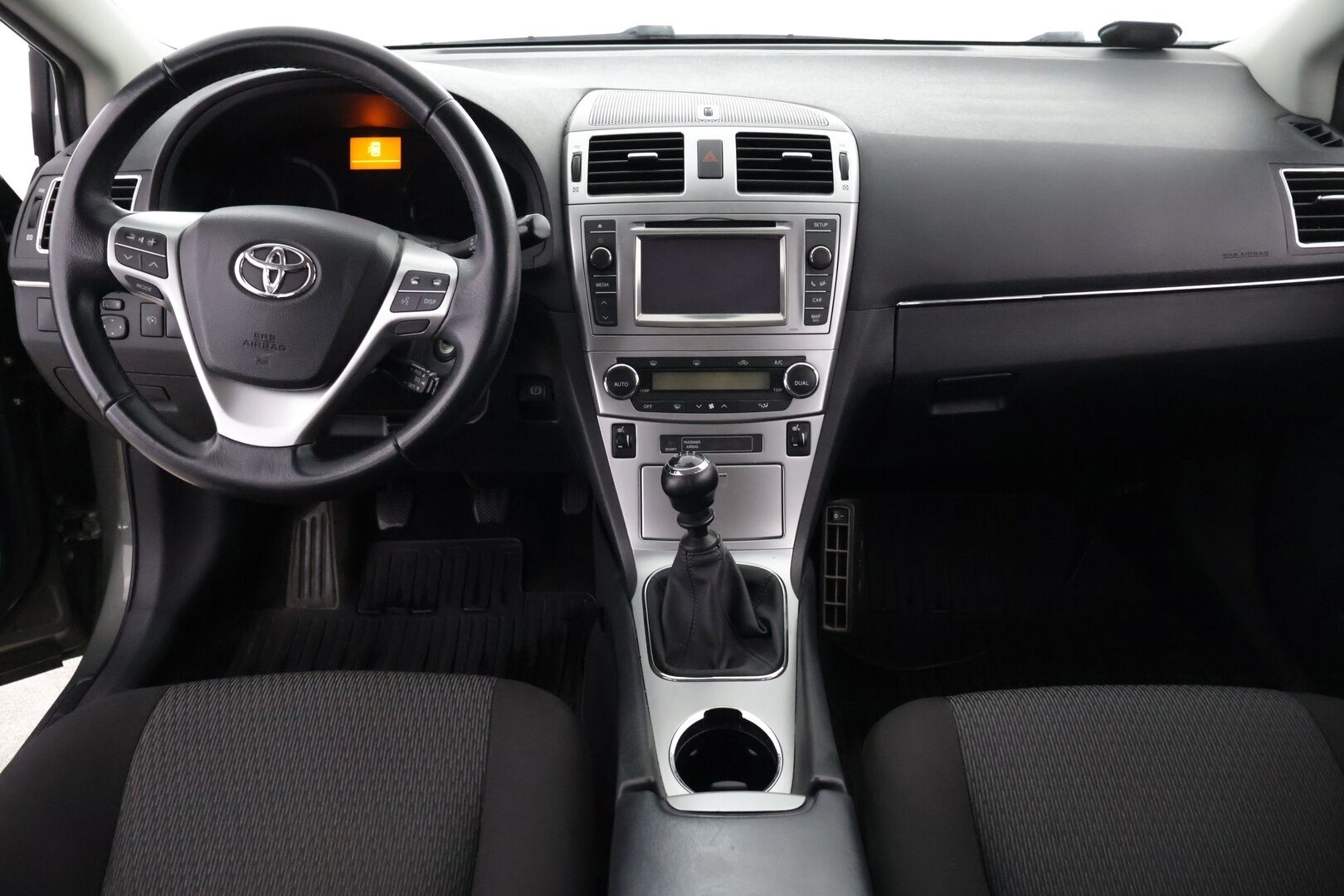 Toyota Avensis 2012 1,8 Valvematic Linea Sol Wagon - Suomi-auto | Lohkolämmitin sisäpistokkeella | P-Kamera | Bluetooth | 2x Renkaat alumiinivanteineen