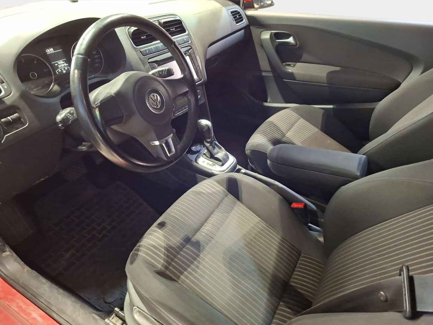 Volkswagen Polo 2011 Highline 1,6 TDI 66 kW (90 hv) DSG-automaatti 2-ovinen - Webasto | Vakkari | Navi | P.Tutka | Suomiauto 