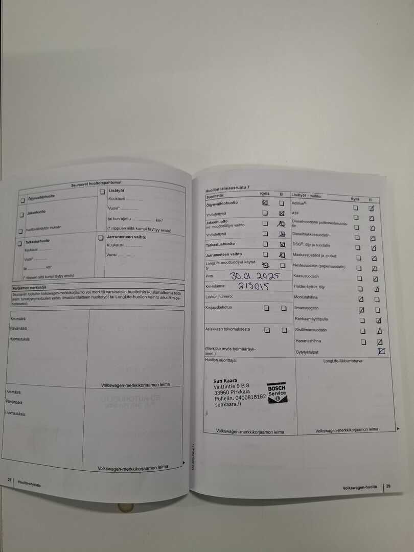 Volkswagen Passat 2013 YritysOutlet - Myydään vain yrityksille - Suomi-auto / Kahdet OEM vanteet / Korjattavaksi / Varaosiksi