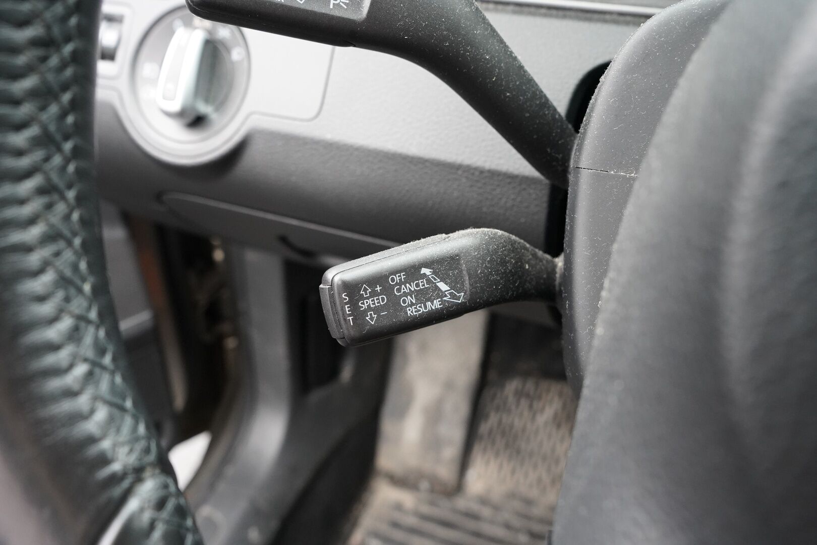 Volkswagen Passat 2013 YritysOutlet - Myydään vain yrityksille - Suomi-auto / Kahdet OEM vanteet / Korjattavaksi / Varaosiksi