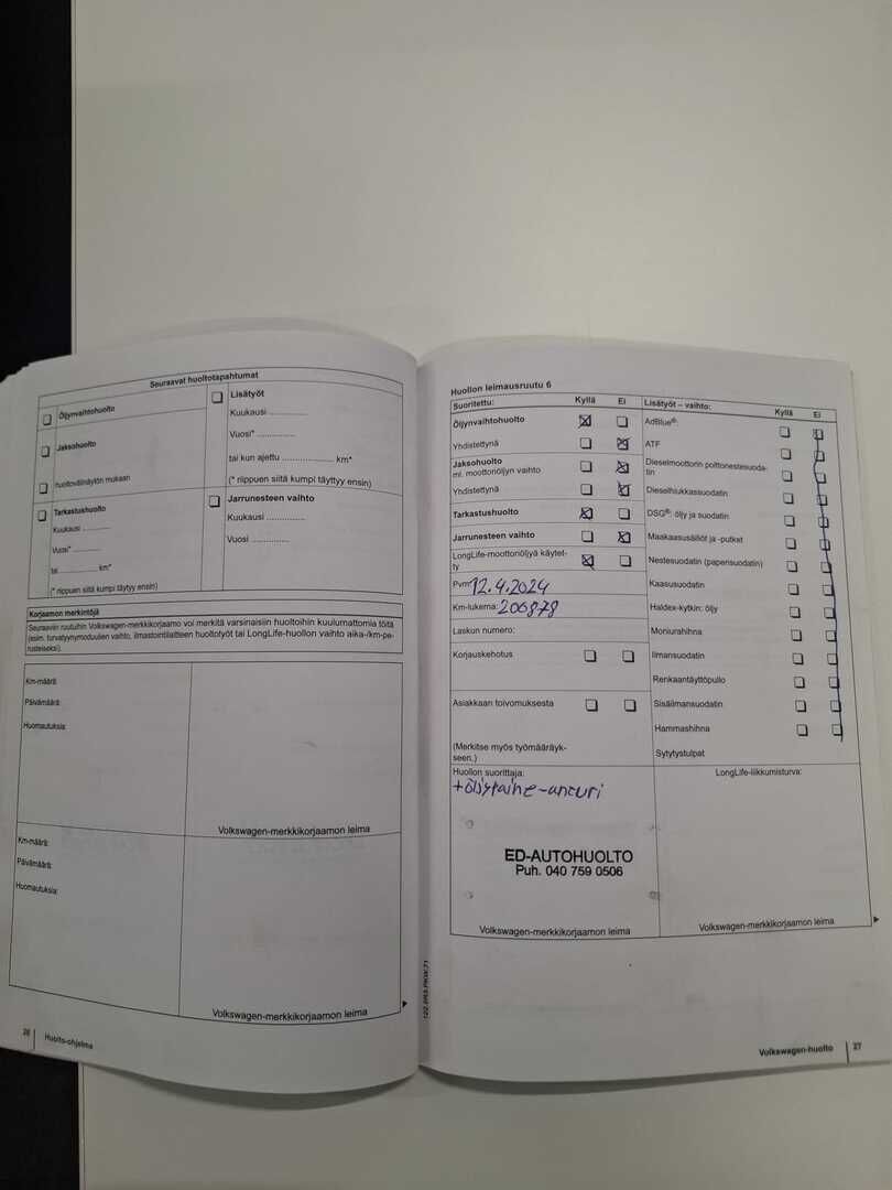 Volkswagen Passat 2013 YritysOutlet - Myydään vain yrityksille - Suomi-auto / Kahdet OEM vanteet / Korjattavaksi / Varaosiksi