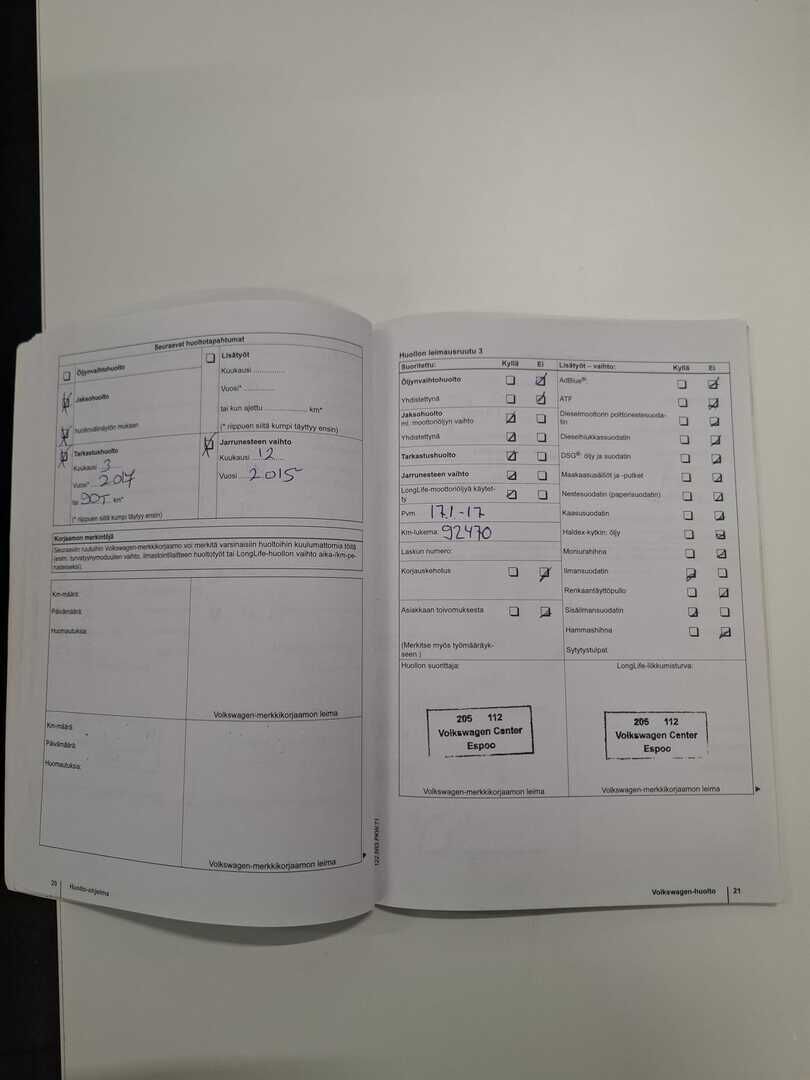 Volkswagen Passat 2013 YritysOutlet - Myydään vain yrityksille - Suomi-auto / Kahdet OEM vanteet / Korjattavaksi / Varaosiksi