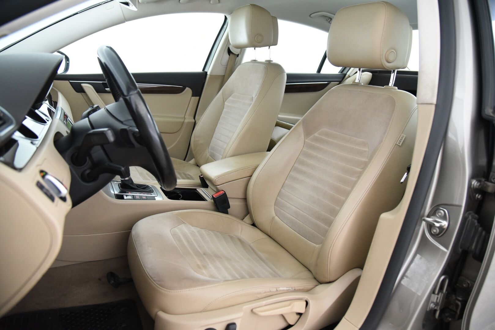 Volkswagen Passat 2011 Sedan Highline 1,4 TSI MultiFuel 118 kW (160 hv) DSG-automaatti /  YritysOutlet - Myydään vain yrityksille - Tämä auto myydään YritysOutlet -valikoimasta vain yritykselle - Osta nyt, maksa vasta ensi vuonna