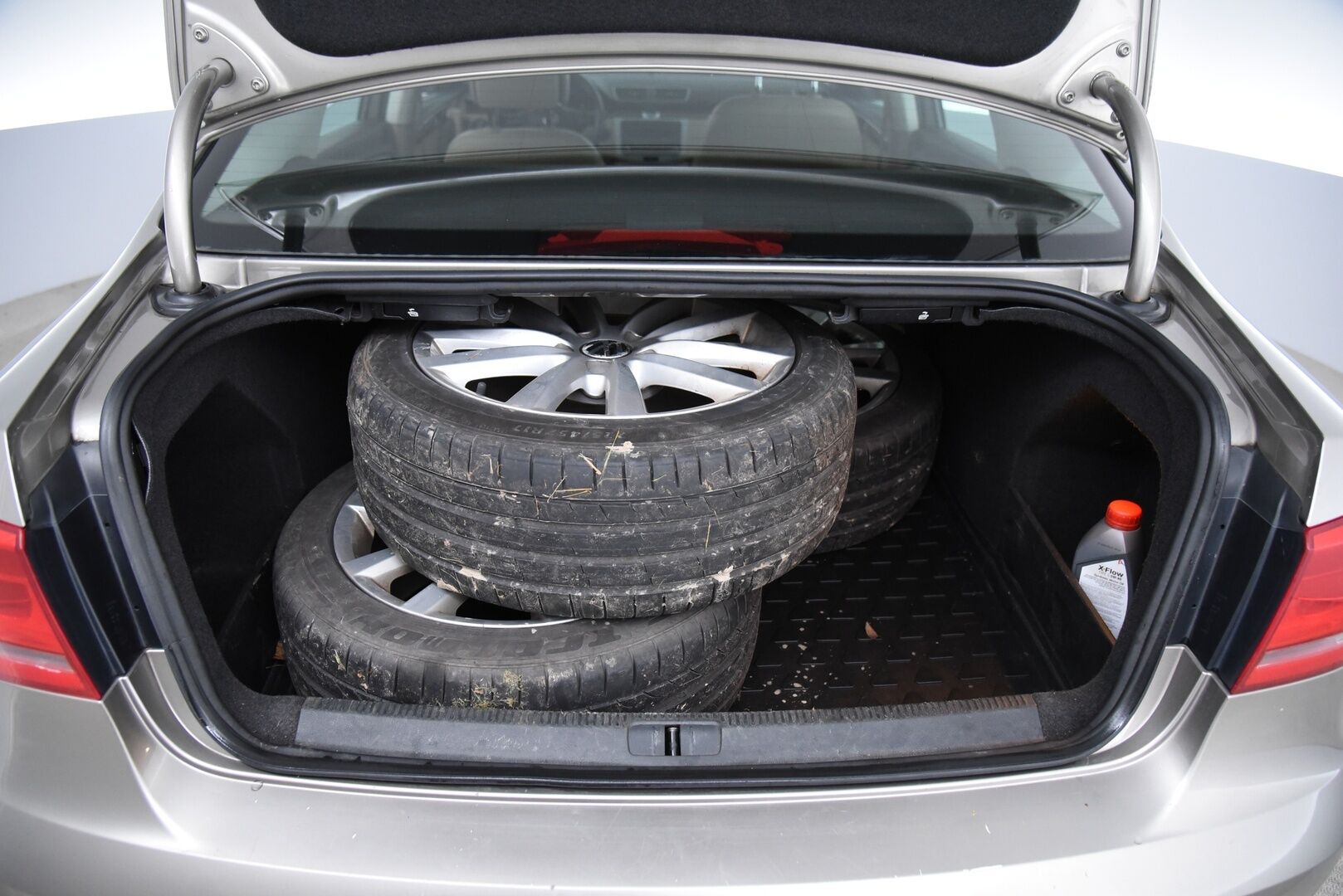 Volkswagen Passat 2011 Sedan Highline 1,4 TSI MultiFuel 118 kW (160 hv) DSG-automaatti /  YritysOutlet - Myydään vain yrityksille - Tämä auto myydään YritysOutlet -valikoimasta vain yritykselle - Osta nyt, maksa vasta ensi vuonna