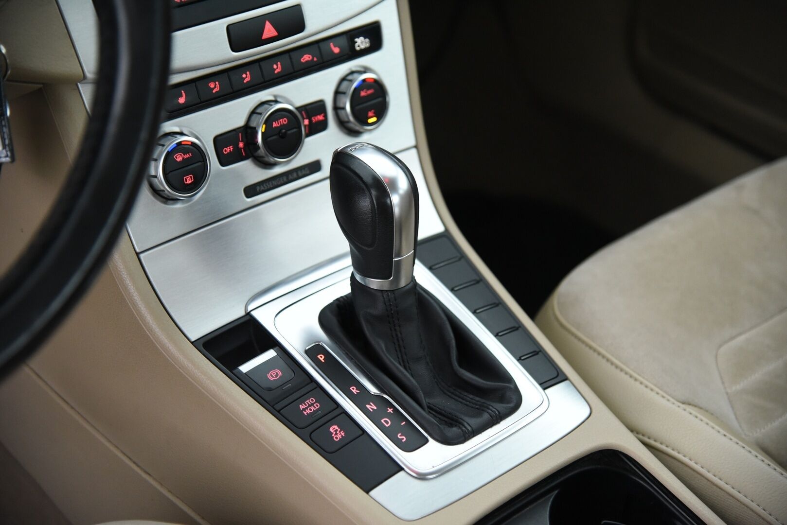 Volkswagen Passat 2011 Sedan Highline 1,4 TSI MultiFuel 118 kW (160 hv) DSG-automaatti /  YritysOutlet - Myydään vain yrityksille - Tämä auto myydään YritysOutlet -valikoimasta vain yritykselle - Osta nyt, maksa vasta ensi vuonna