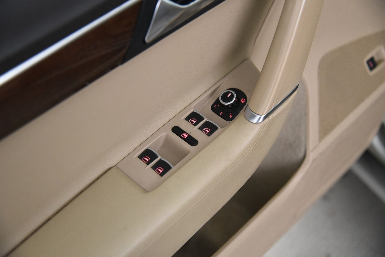 Volkswagen Passat 2011 Sedan Highline 1,4 TSI MultiFuel 118 kW (160 hv) DSG-automaatti /  YritysOutlet - Myydään vain yrityksille - Tämä auto myydään YritysOutlet -valikoimasta vain yritykselle - Osta nyt, maksa vasta ensi vuonna