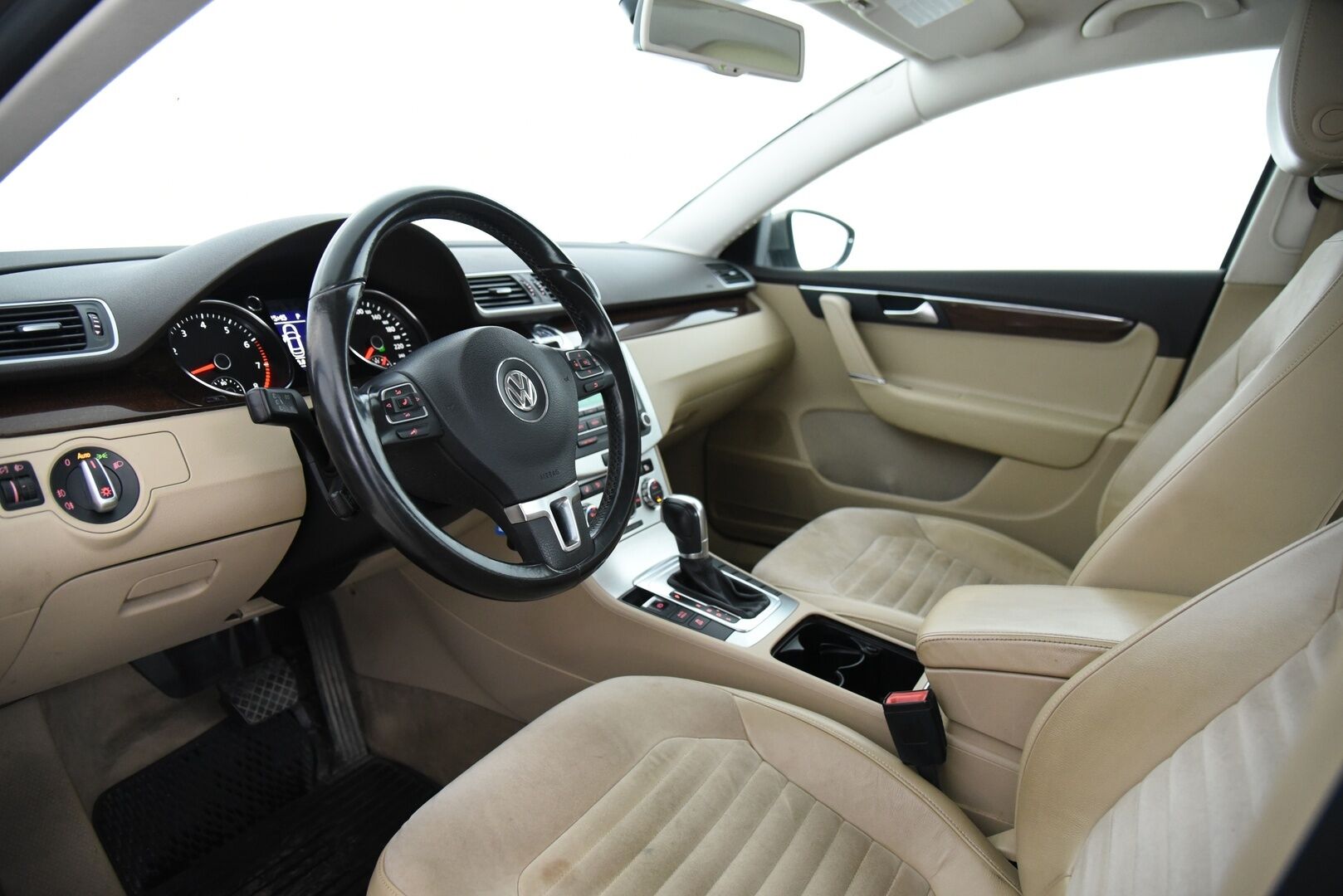 Volkswagen Passat 2011 Sedan Highline 1,4 TSI MultiFuel 118 kW (160 hv) DSG-automaatti /  YritysOutlet - Myydään vain yrityksille - Tämä auto myydään YritysOutlet -valikoimasta vain yritykselle - Osta nyt, maksa vasta ensi vuonna