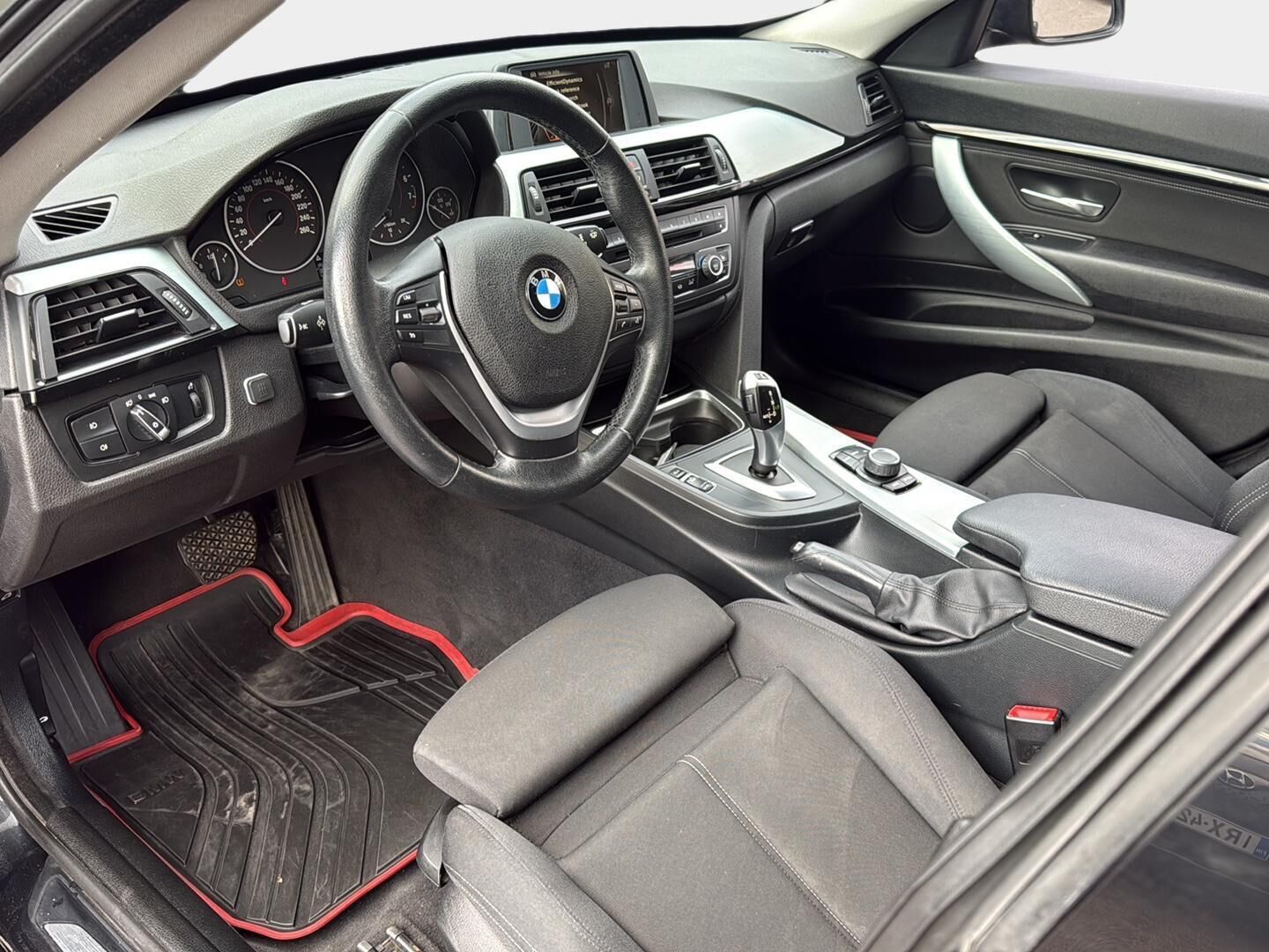 BMW 320 Gran Turismo 2015 F34 Gran Turismo 320i TwinPower Turbo A xDrive Athlete Edition ** Webasto / Koukku / Sporttipenkit / Xenon / P-tutka **