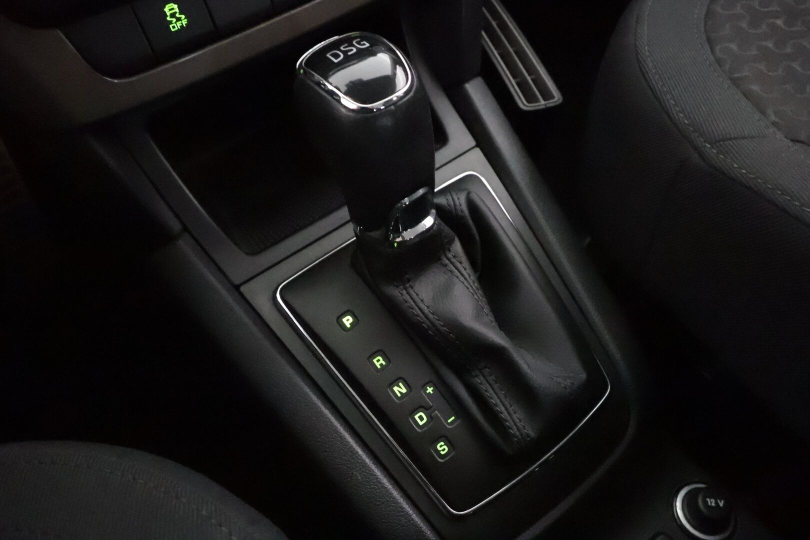 Skoda Yeti 2015 1,2 TSI Elegance DSG - Vakkari | P.Tutka | Lohko+Sisä | Xenon | Keyless | Bluetooth | Autom.ilmastointi 
