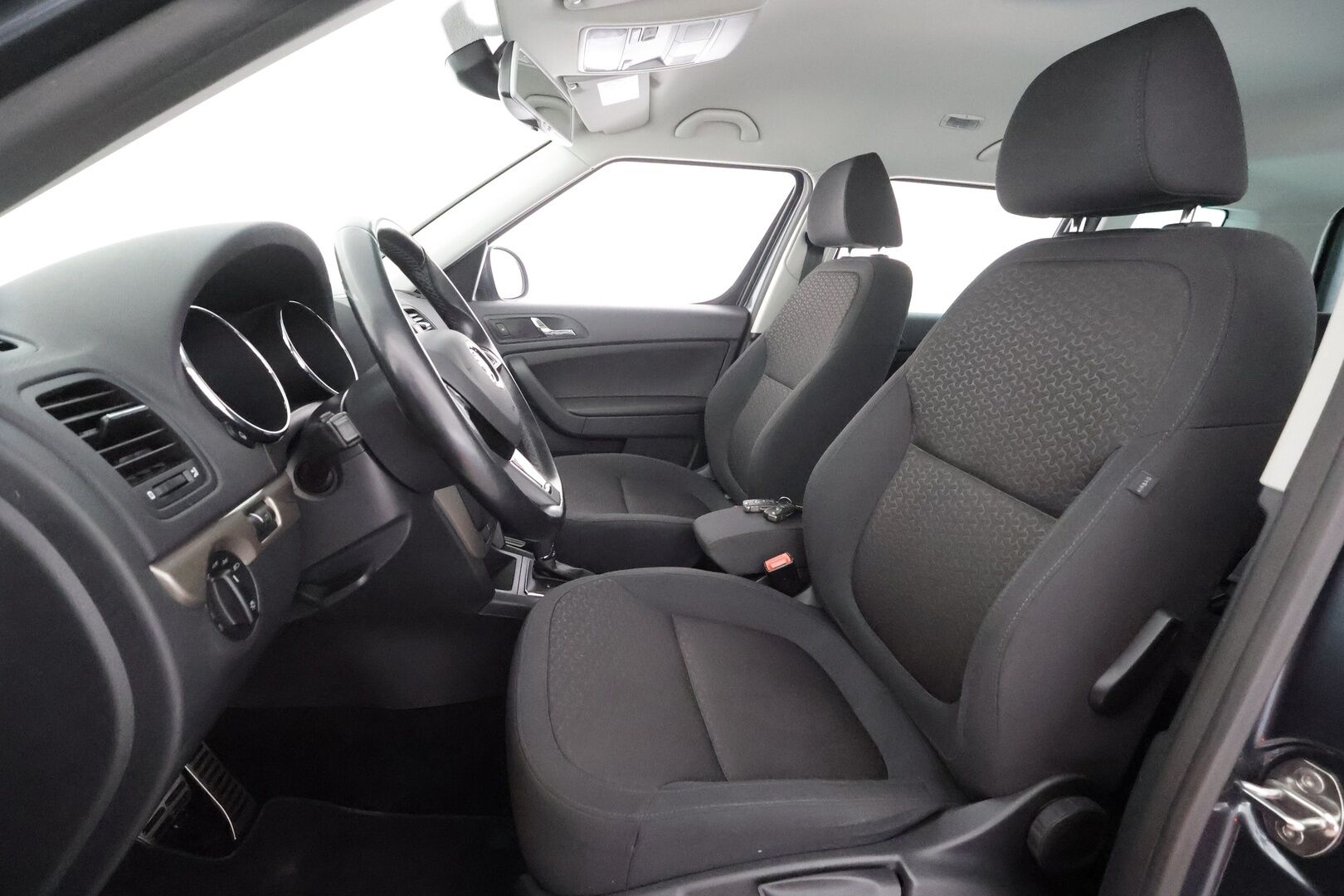 Skoda Yeti 2015 1,2 TSI Elegance DSG - Vakkari | P.Tutka | Lohko+Sisä | Xenon | Keyless | Bluetooth | Autom.ilmastointi 