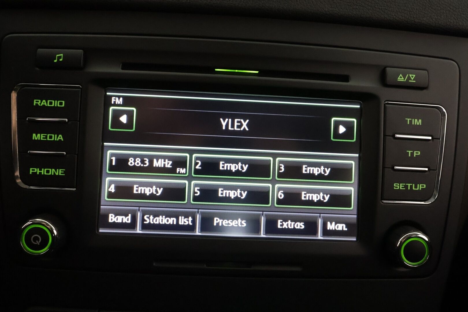 Skoda Yeti 2015 1,2 TSI Elegance DSG - Vakkari | P.Tutka | Lohko+Sisä | Xenon | Keyless | Bluetooth | Autom.ilmastointi 