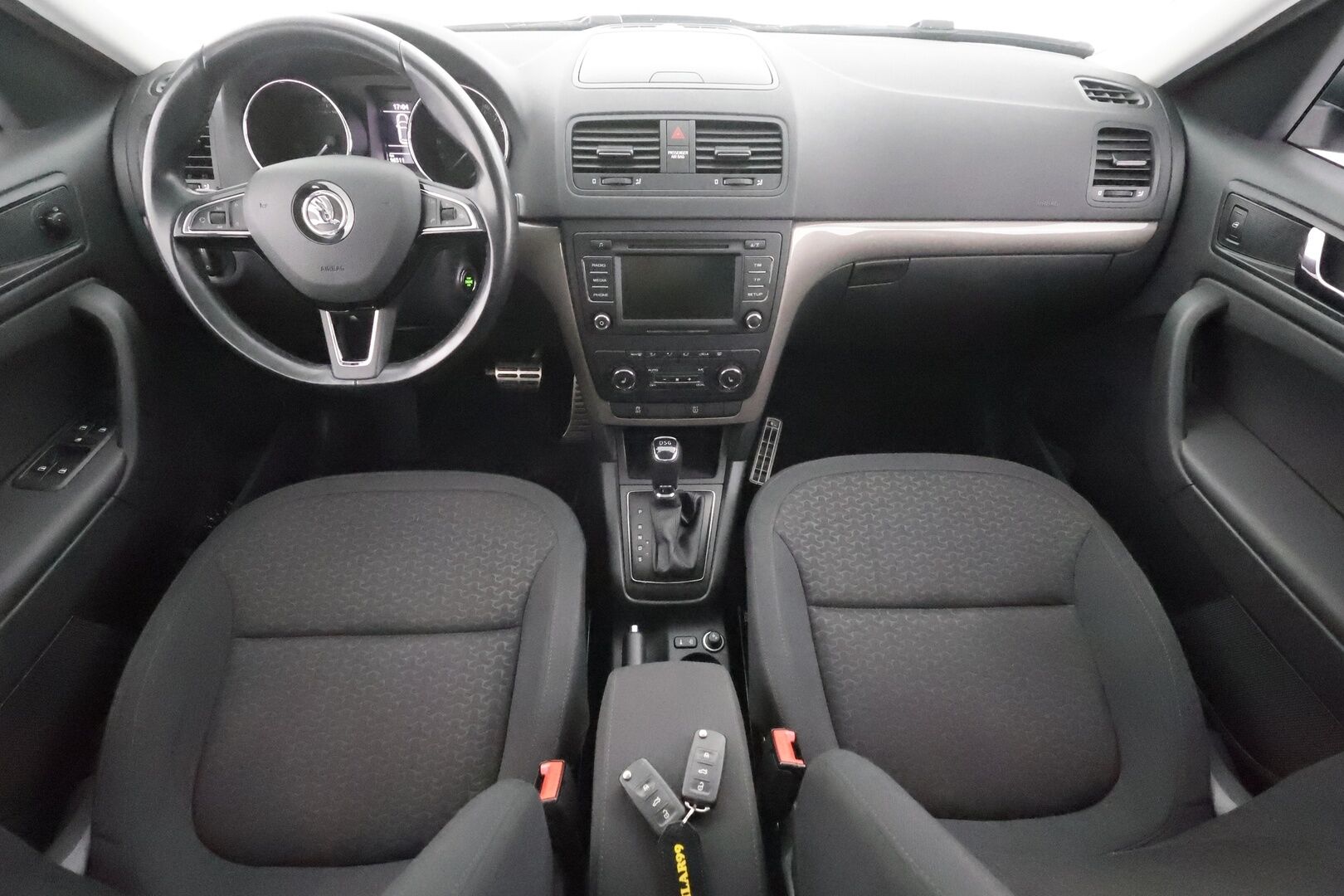 Skoda Yeti 2015 1,2 TSI Elegance DSG - Vakkari | P.Tutka | Lohko+Sisä | Xenon | Keyless | Bluetooth | Autom.ilmastointi 