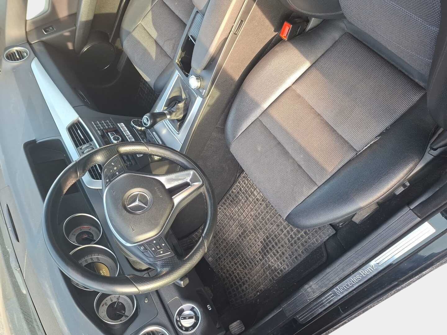 Mercedes-Benz C 2011 220 CDI BE Premium Business - YritysOutlet - Myydään vain yrityksille *Navigointi / Puolinahkasisusta / Vetokoukku* - *Juuri katsastettu / kahdet alumiinivanteet*