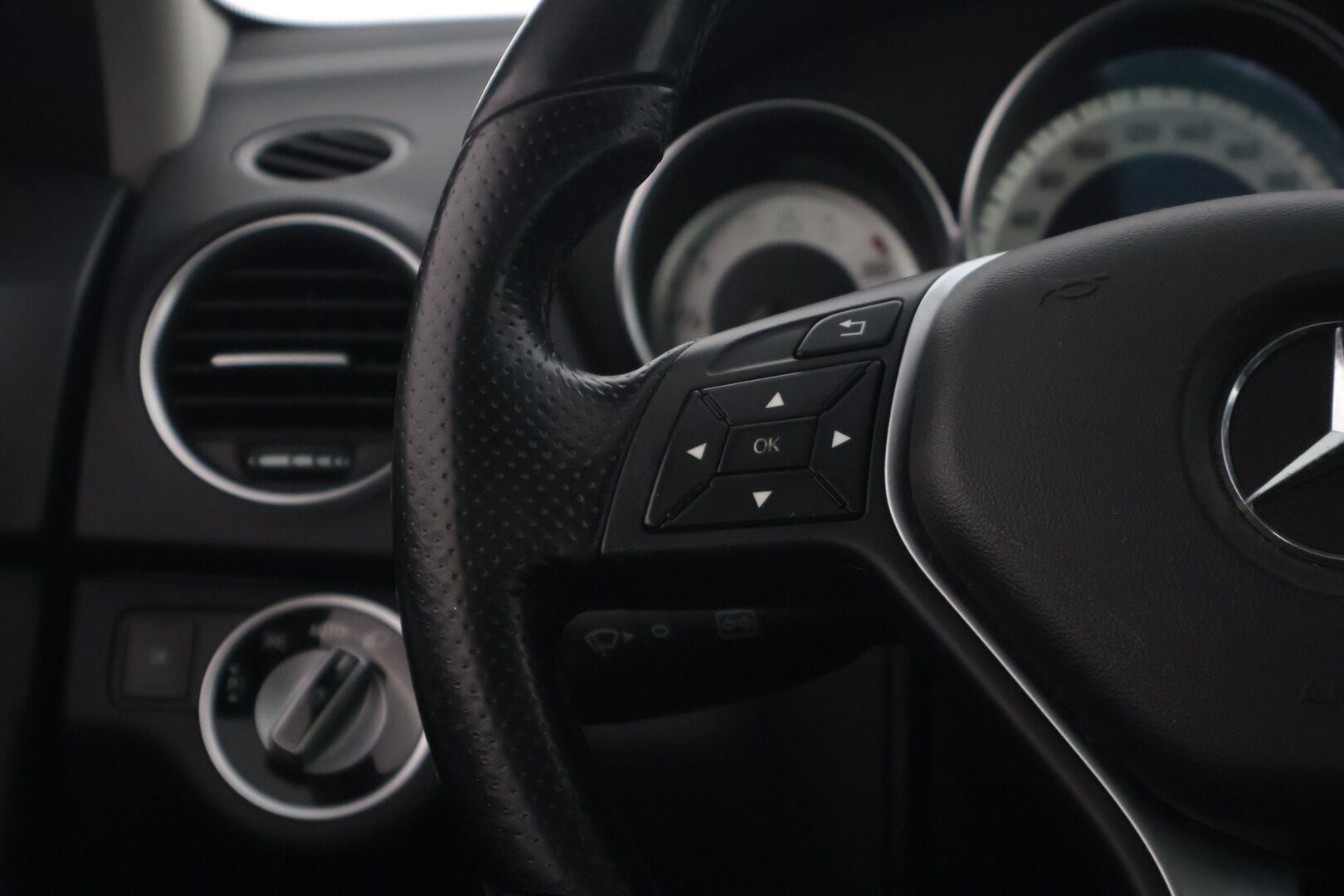 Mercedes-Benz C 2012 220 CDI BE Premium Business - YritysOutlet - Myydään vain yrityksille *Navigointi / Puolinahkasisusta / Vetokoukku* - *Juuri katsastettu / kahdet alumiinivanteet*