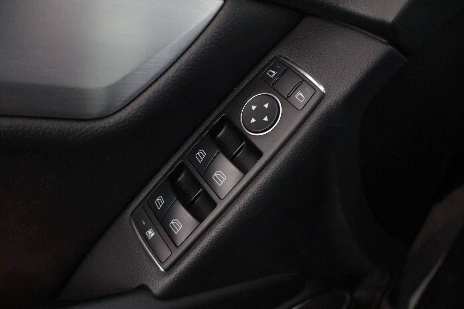 Mercedes-Benz C 2012 220 CDI BE Premium Business - YritysOutlet - Myydään vain yrityksille *Navigointi / Puolinahkasisusta / Vetokoukku* - *Juuri katsastettu / kahdet alumiinivanteet*