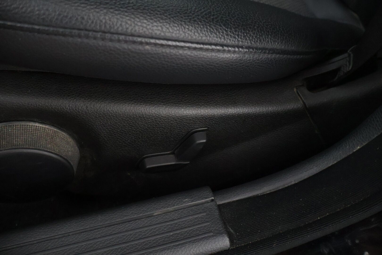 Mercedes-Benz C 2012 220 CDI BE Premium Business - YritysOutlet - Myydään vain yrityksille *Navigointi / Puolinahkasisusta / Vetokoukku* - *Juuri katsastettu / kahdet alumiinivanteet*