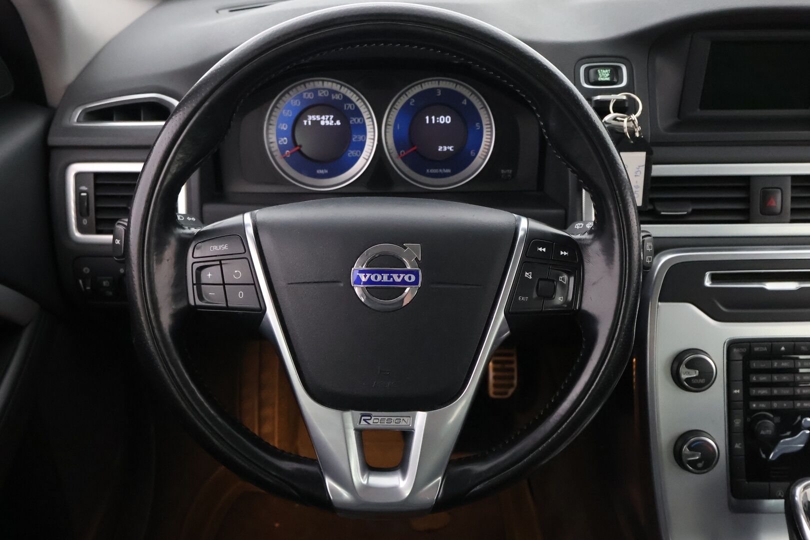 Volvo V70 2012 D2 R-Design aut - MYYDÄÄN HUUTOKAUPAT.COM!