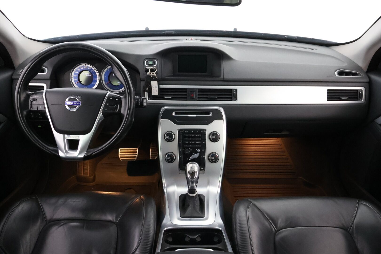 Volvo V70 2012 D2 R-Design aut - MYYDÄÄN HUUTOKAUPAT.COM!
