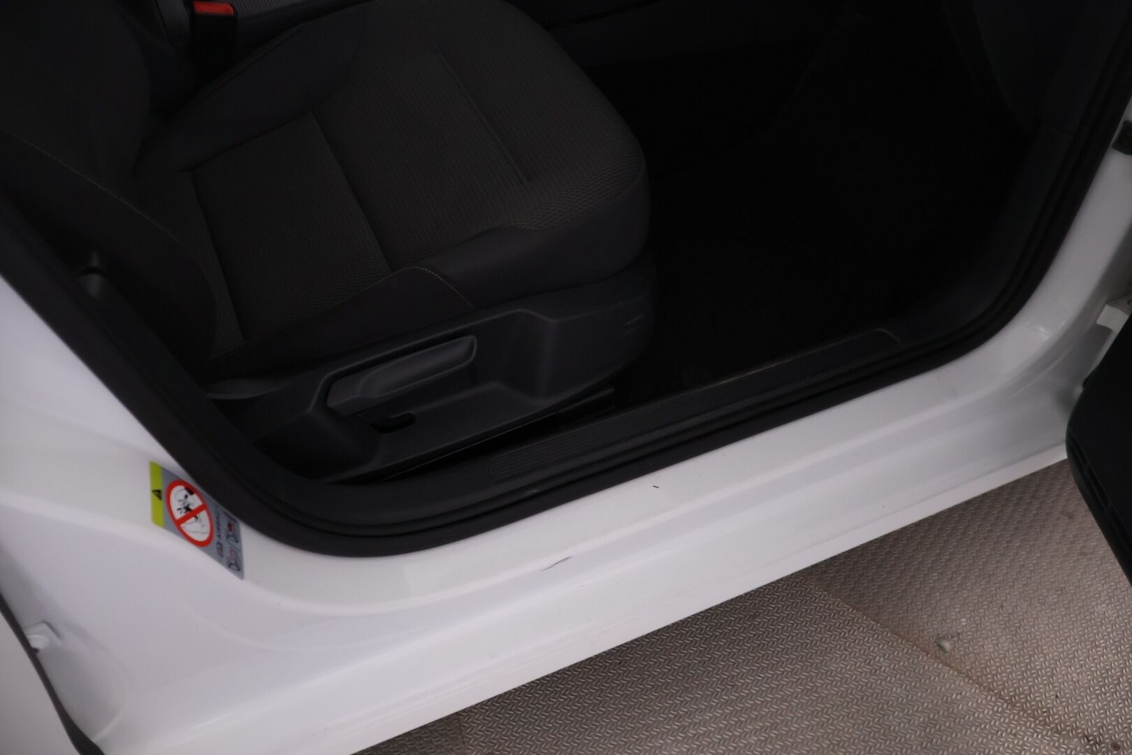 Volkswagen Golf 2013 Comfortline 1,2 TSI 77 kW (105 hv) BlueMotion Technology DSG-automaatti 4-ov *YritysOutlet - Myydään vain yrityksille* - *YritysOutlet - Myydään vain yrityksille* | Suomi-auto | 04/26 Katsastettu | Vakkari | Webasto | Koukku | Moottori vaihdettu 01/25 |