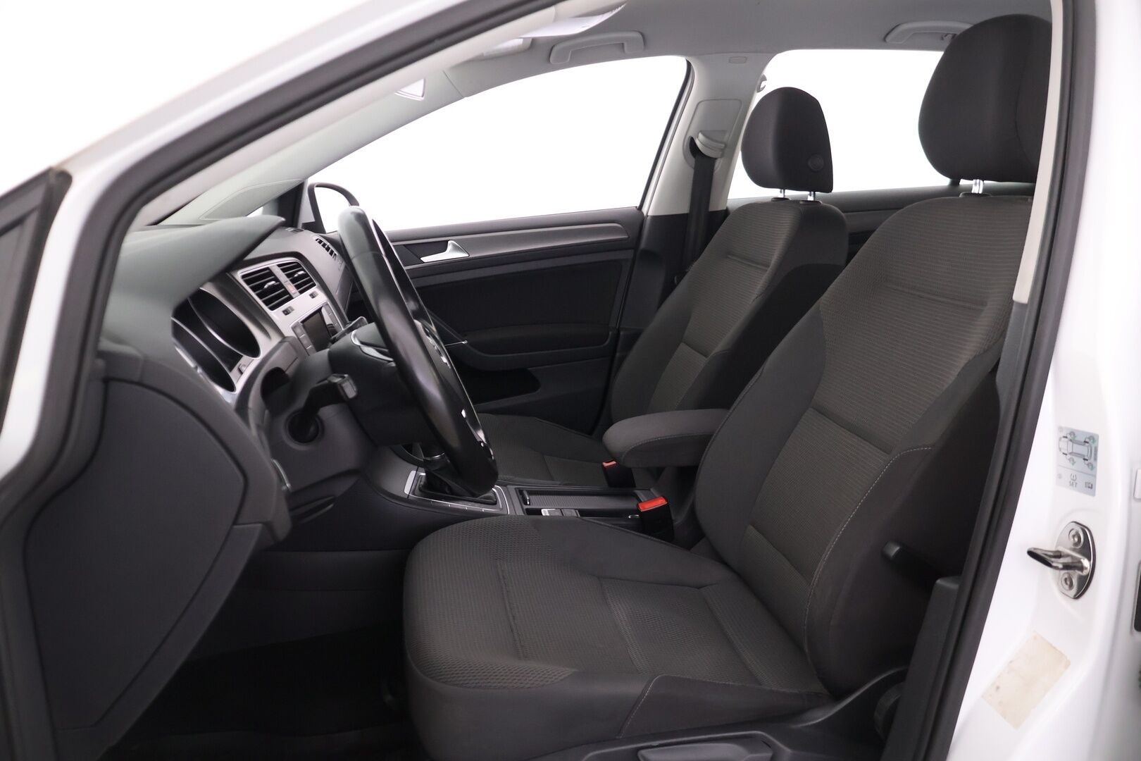 Volkswagen Golf 2013 Comfortline 1,2 TSI 77 kW (105 hv) BlueMotion Technology DSG-automaatti 4-ov *YritysOutlet - Myydään vain yrityksille* - *YritysOutlet - Myydään vain yrityksille* | Suomi-auto | 04/26 Katsastettu | Vakkari | Webasto | Koukku | Moottori vaihdettu 01/25 |