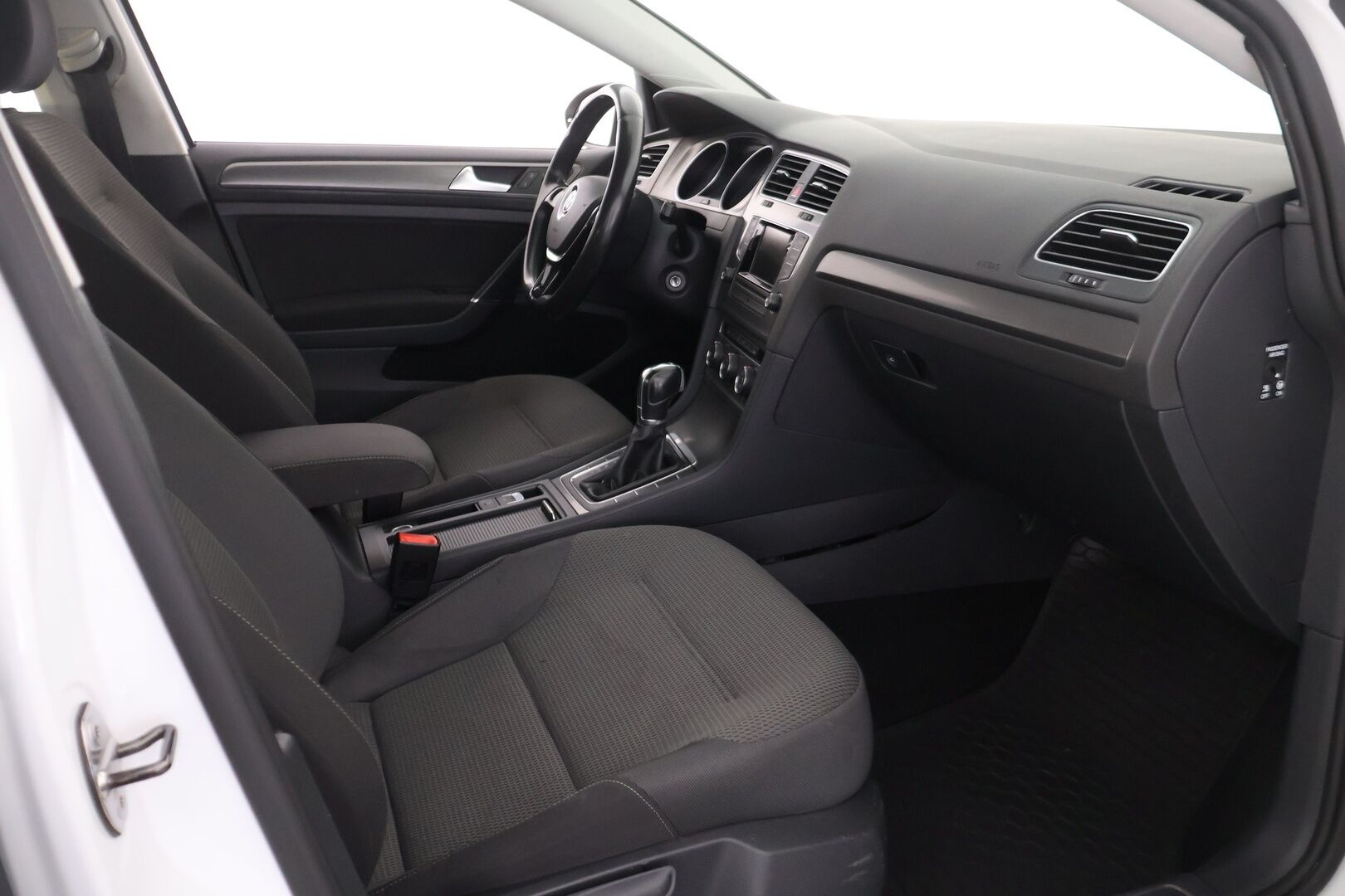 Volkswagen Golf 2013 Comfortline 1,2 TSI 77 kW (105 hv) BlueMotion Technology DSG-automaatti 4-ov *YritysOutlet - Myydään vain yrityksille* - *YritysOutlet - Myydään vain yrityksille* | Suomi-auto | 04/26 Katsastettu | Vakkari | Webasto | Koukku | Moottori vaihdettu 01/25 |