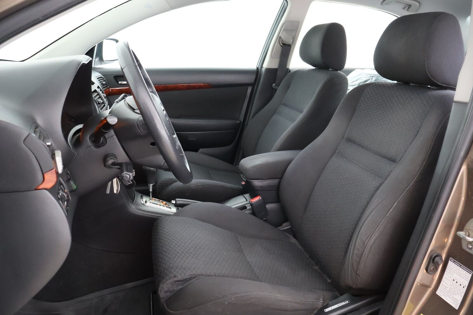 Toyota Avensis 2006 4D SEDAN 1.8 AUTOMATIC - Myydään huutokaupat.com:issa
