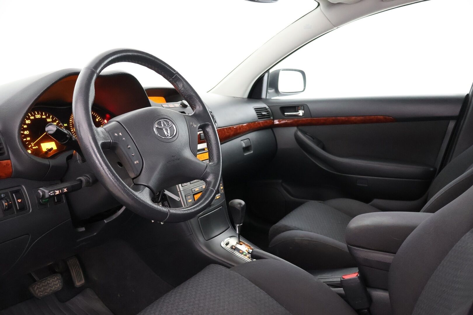 Toyota Avensis 2006 4D SEDAN 1.8 AUTOMATIC - Myydään huutokaupat.com:issa