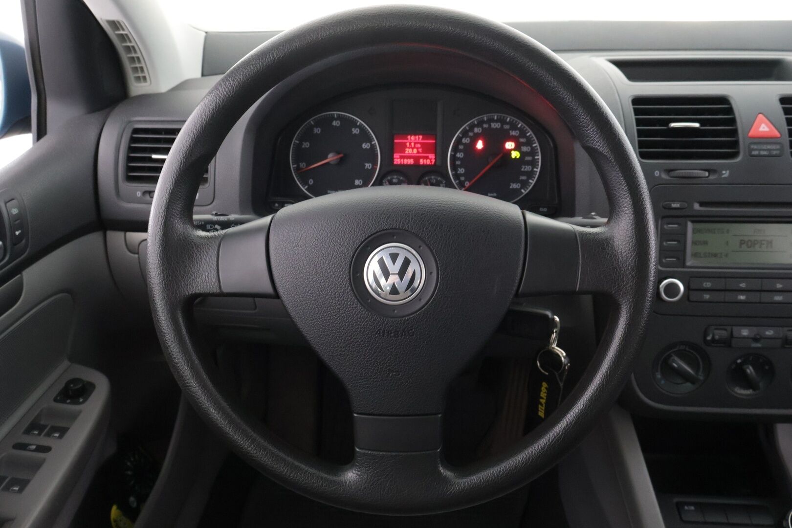 Volkswagen Golf 2007 Comfortline 1,6 FSI 85 kW 4d *YritysOutlet - Myydään vain yrityksille* / Suomi-auto / Huoltokirja / Vakkari / Lohko / 2x renkaat / - YritysOutlet - Myydään vain yrityksille