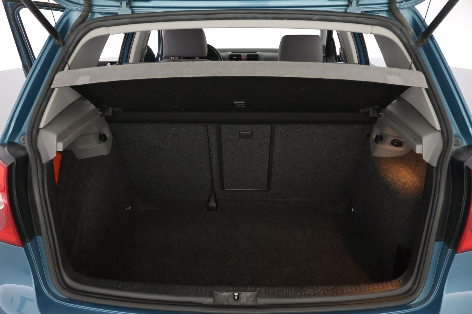 Volkswagen Golf 2007 Comfortline 1,6 FSI 85 kW 4d *YritysOutlet - Myydään vain yrityksille* / Suomi-auto / Huoltokirja / Vakkari / Lohko / 2x renkaat / - YritysOutlet - Myydään vain yrityksille