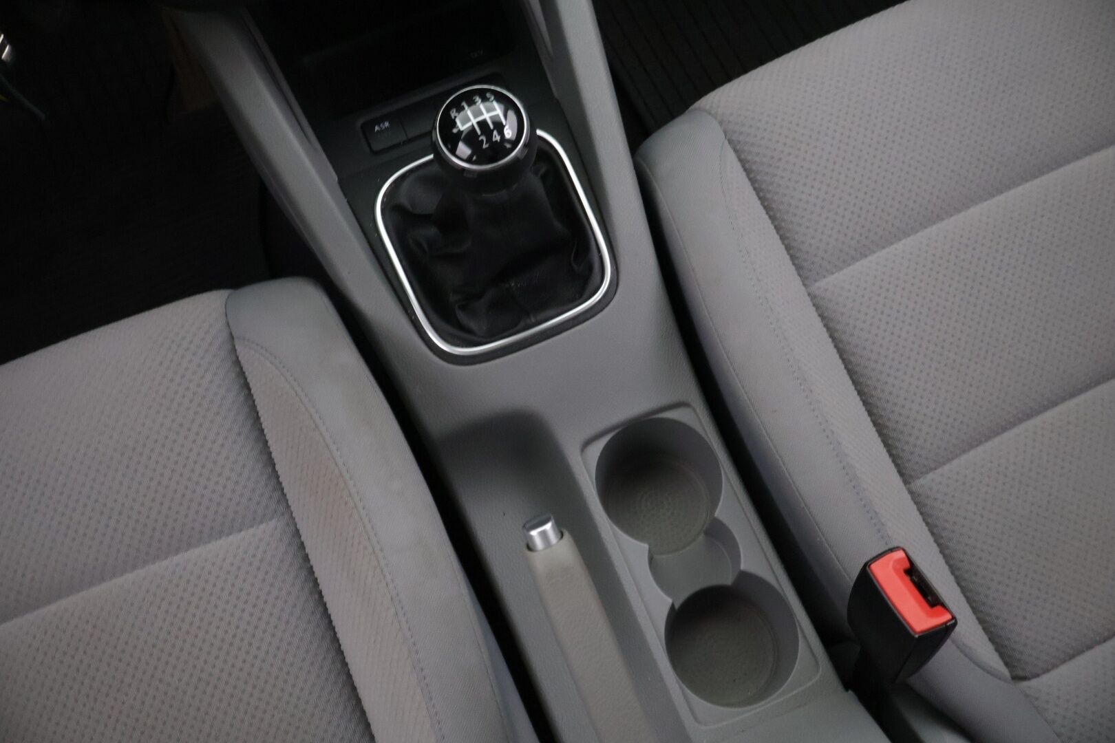 Volkswagen Golf 2007 Comfortline 1,6 FSI 85 kW 4d *YritysOutlet - Myydään vain yrityksille* / Suomi-auto / Huoltokirja / Vakkari / Lohko / 2x renkaat / - YritysOutlet - Myydään vain yrityksille