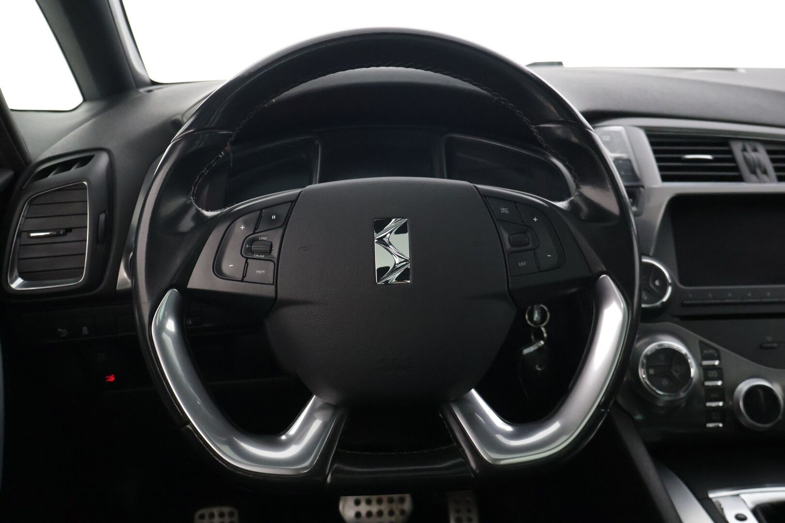 Citroen DS5 2014 HDi 163 Sport Chic * Hierovat penkit muistilla / Kattoikkuna / HUD / Vakkari / Vetokoukku * - Juuri saapunut! / Lohkolämmitin / Kahdet renkaat