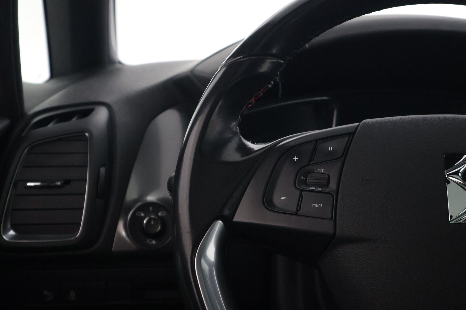 Citroen DS5 2014 HDi 163 Sport Chic * Hierovat penkit muistilla / Kattoikkuna / HUD / Vakkari / Vetokoukku * - Juuri saapunut! / Lohkolämmitin / Kahdet renkaat