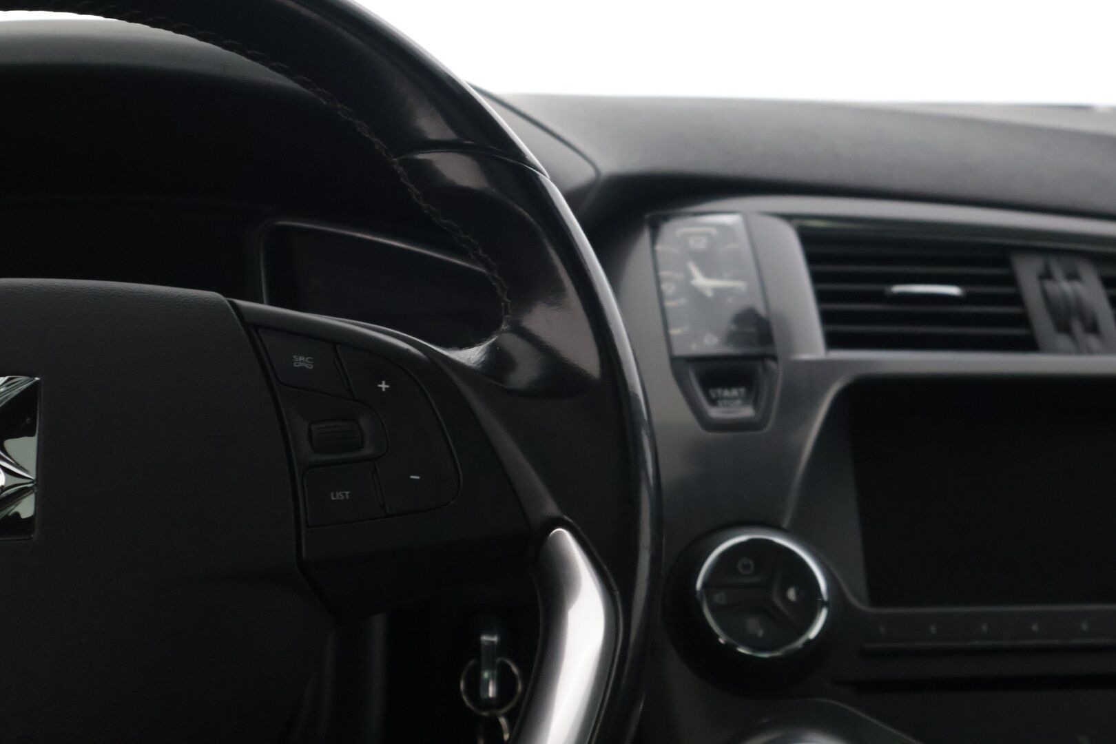 Citroen DS5 2014 HDi 163 Sport Chic * Hierovat penkit muistilla / Kattoikkuna / HUD / Vakkari / Vetokoukku * - Juuri saapunut! / Lohkolämmitin / Kahdet renkaat