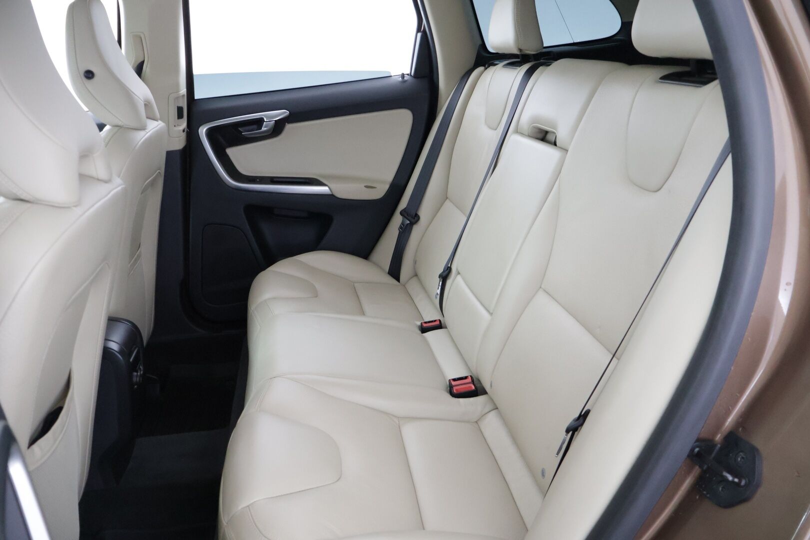 Volvo XC60 2013 D4 AWD Summum aut - Suomi-auto | Vaalea nahkasisusta | Muistipenkki | Ei AdBlue | Webasto | Vakkari | Koukku | Jakopää tehty | Kahdet renkaat ja vanteet | Juuri huollettu!