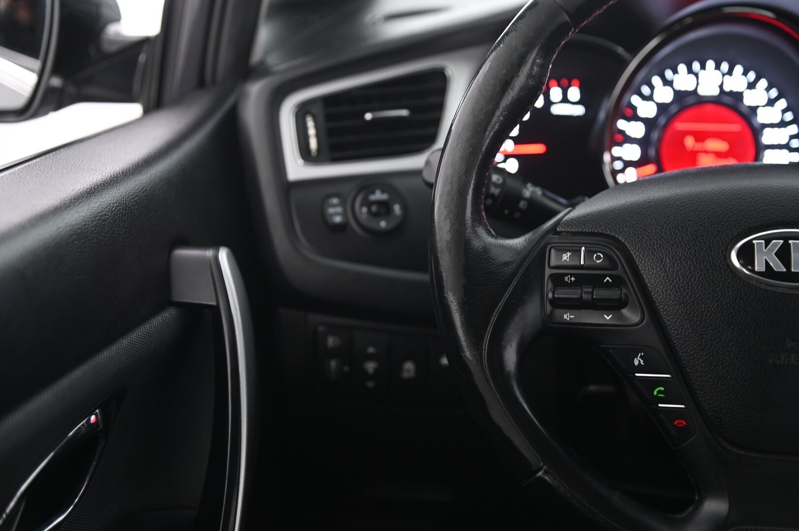 Kia cee'd 2013 1,6 CRDi ISG EX SW EcoDynamics - *Myydään Huutokaupat.com*