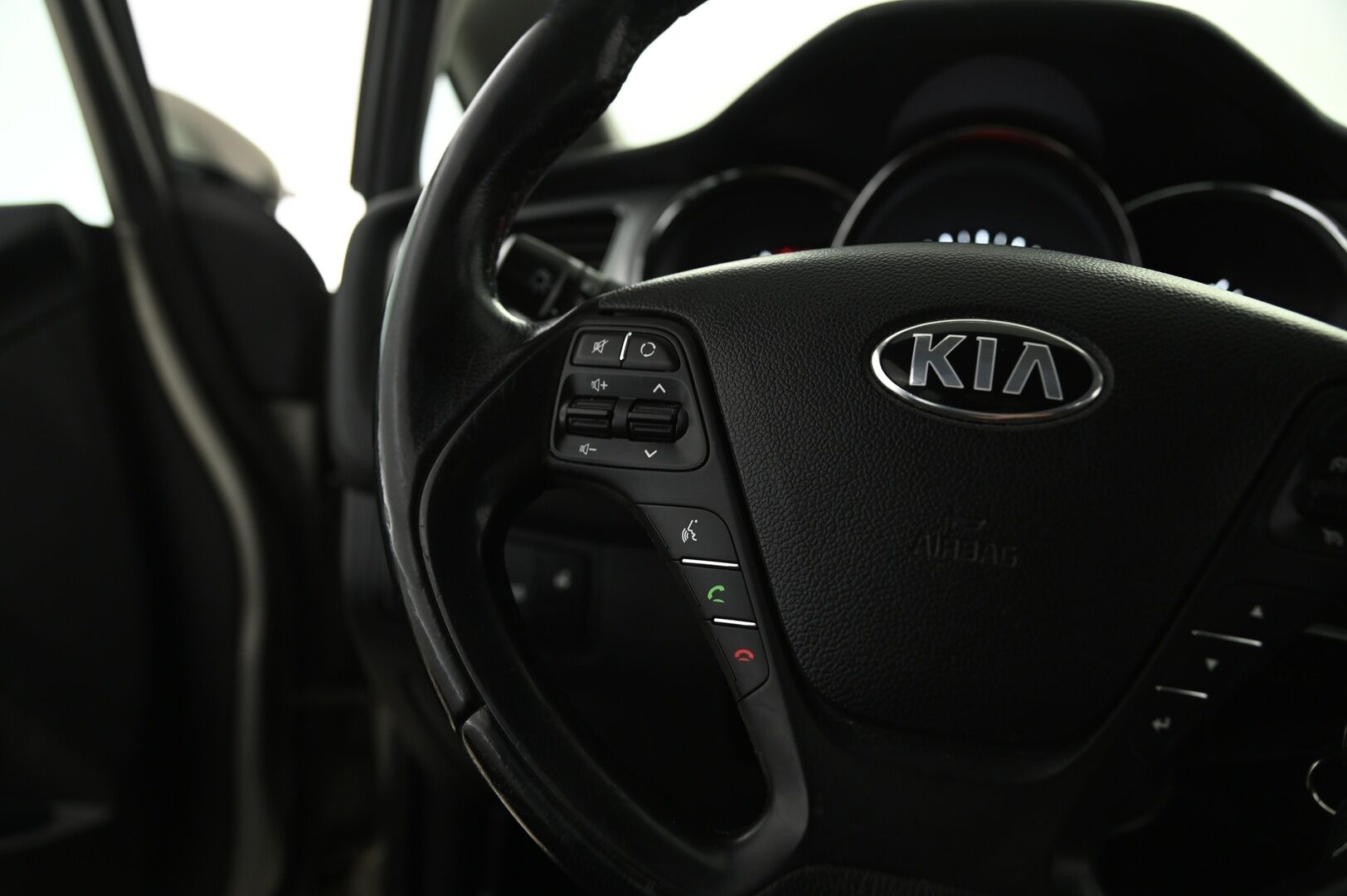 Kia cee'd 2013 1,6 EX SW DCT A/T *Juuri huollettu Suomiauto / Lohko S.Pistoke / P.Tutka / Ratinlämmitin / Lisävalo* - Taloudellinen Kia kaksin huippurenkain Juuri huollettuna!
