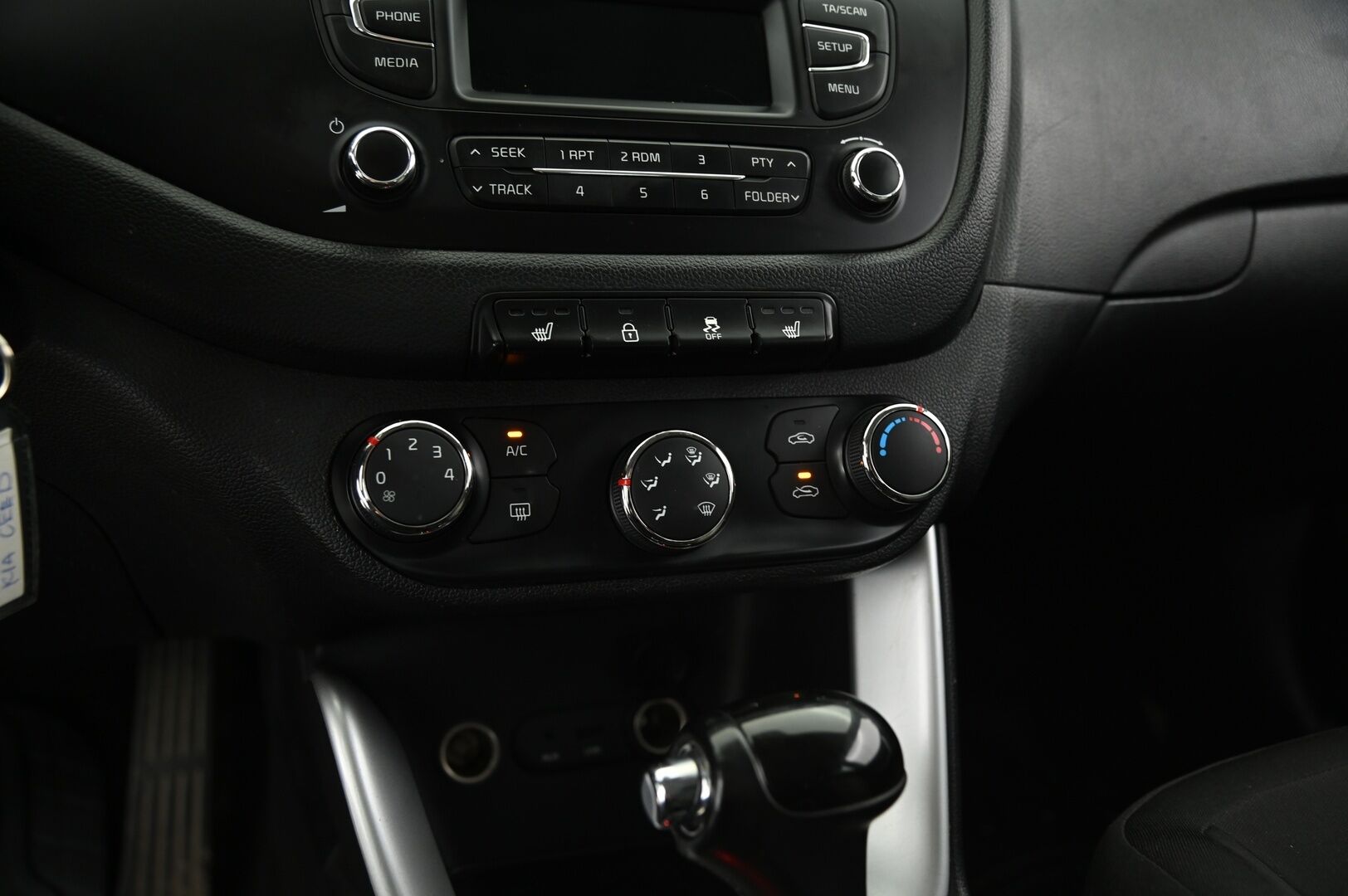 Kia cee'd 2013 1,6 EX SW DCT A/T *Juuri huollettu Suomiauto / Lohko S.Pistoke / P.Tutka / Ratinlämmitin / Lisävalo* - Taloudellinen Kia kaksin huippurenkain Juuri huollettuna!