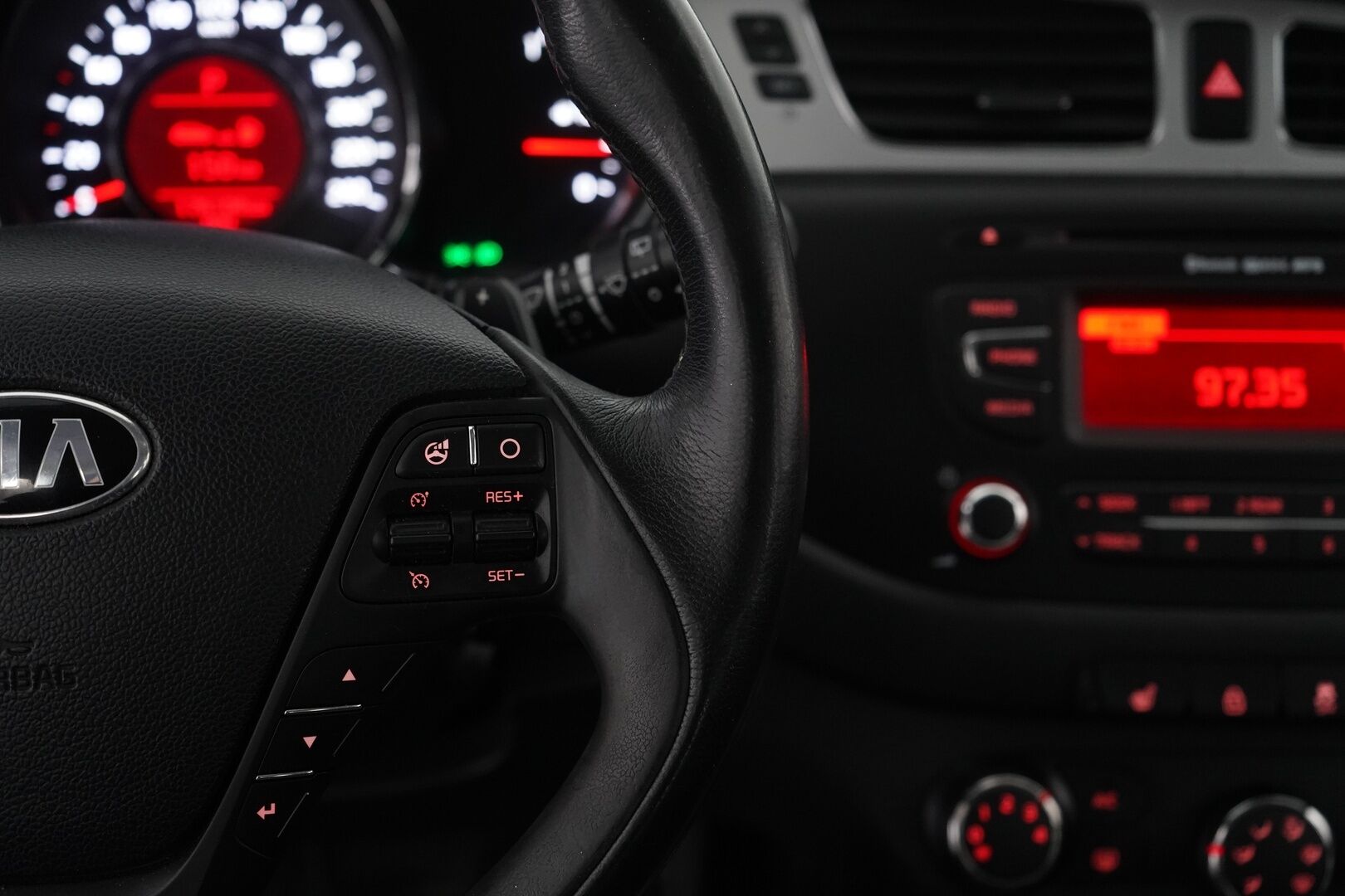Kia cee'd 2013 1,6 EX SW DCT A/T *Ratinlämmitin / Lohko / Vakkari* - Juuri huollettu / Pitkä leima / Fiksut renkaat