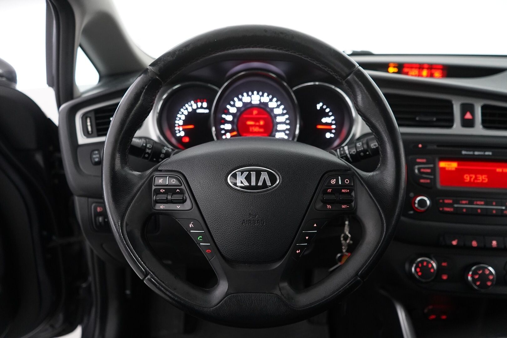Kia cee'd 2013 1,6 EX SW DCT A/T *Ratinlämmitin / Lohko / Vakkari* - Juuri huollettu / Pitkä leima / Fiksut renkaat