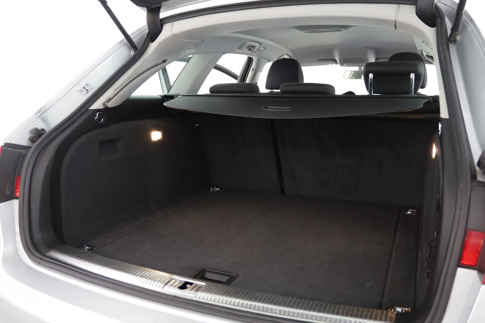 Audi A4 2013 Avant Business 2,0 TDI 130 kW multitronic / Vakkari / Kahdet renkaat / Ei ad-blueta - *YritysOutlet - Myydään vain yrityksille*