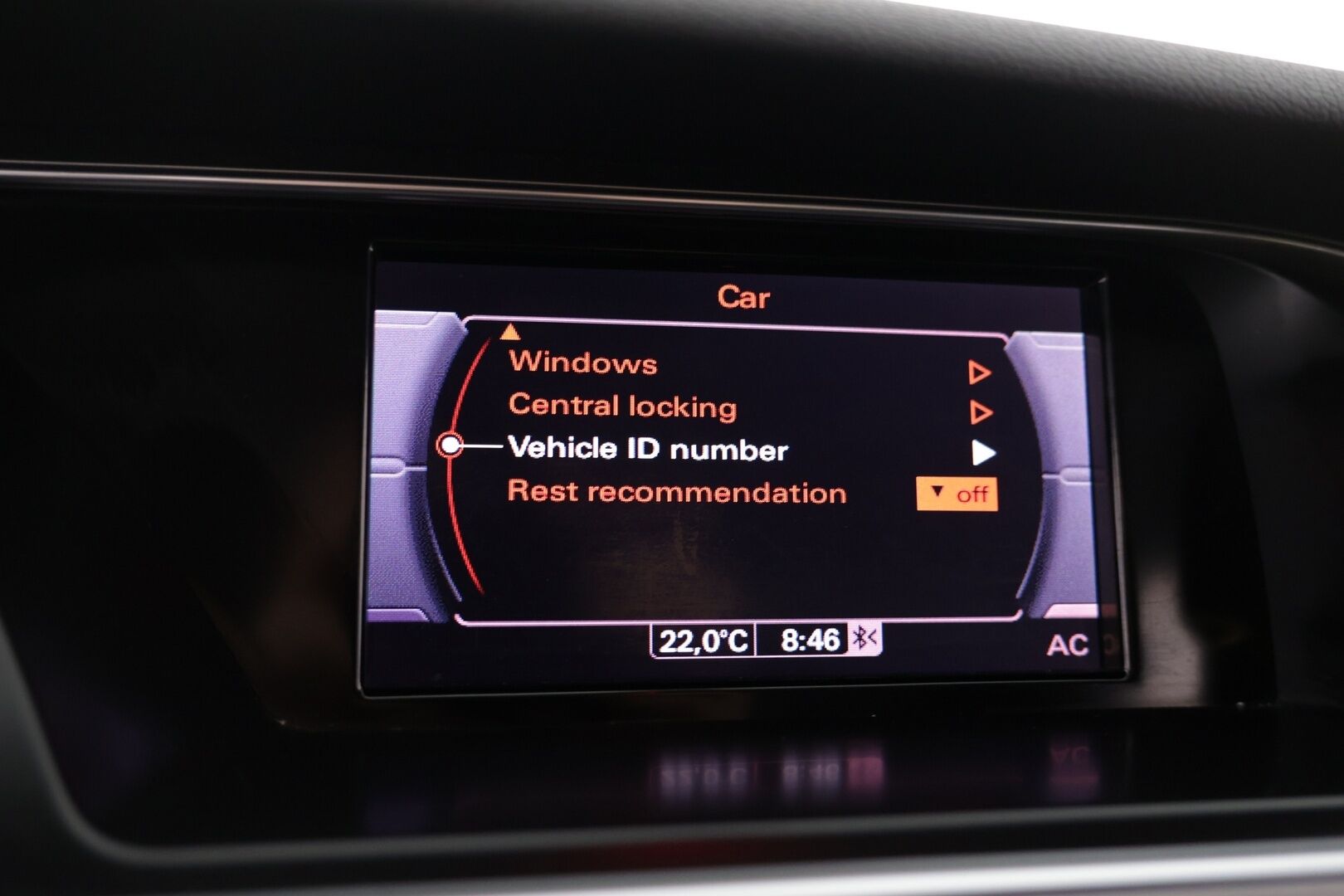 Audi A4 2013 Avant Business 2,0 TDI 130 kW multitronic / Vakkari / Kahdet renkaat / Ei ad-blueta - *YritysOutlet - Myydään vain yrityksille*